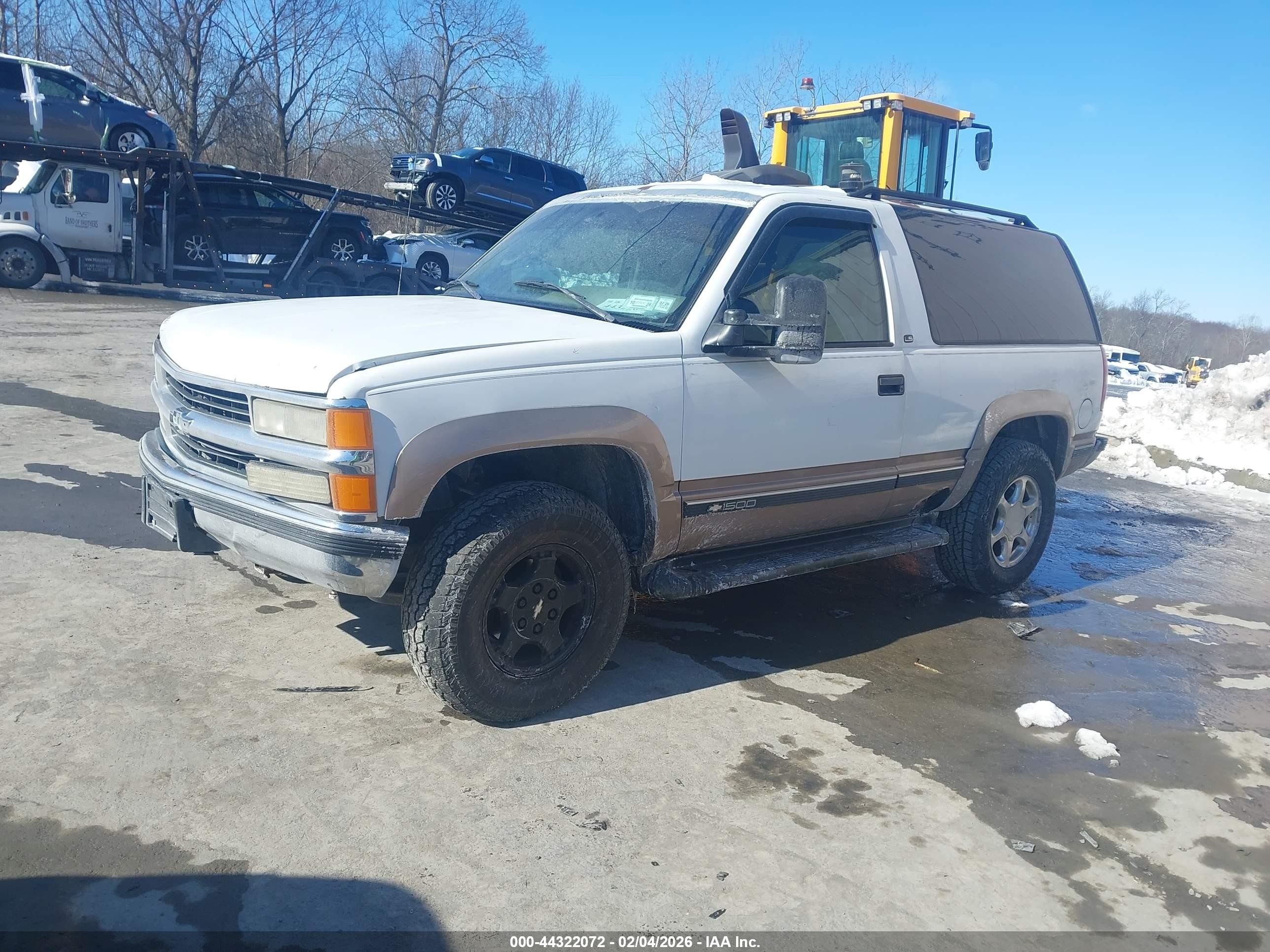 1996 Chevrolet Tahoe K1500 White vin: 3GNEK18R7TG150526