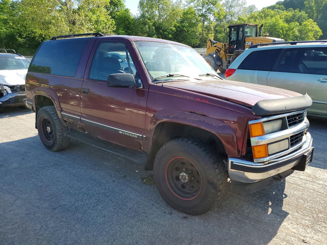 1998 Chevrolet Tahoe K1500 Burgundy vin: 3GNEK18R8WG106426