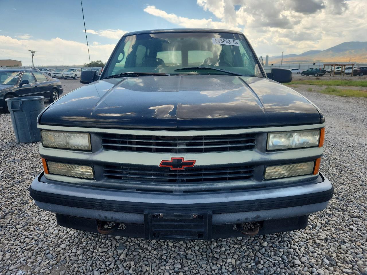 1998 Chevrolet Tahoe K1500 Black vin: 3GNEK18R8WG112758