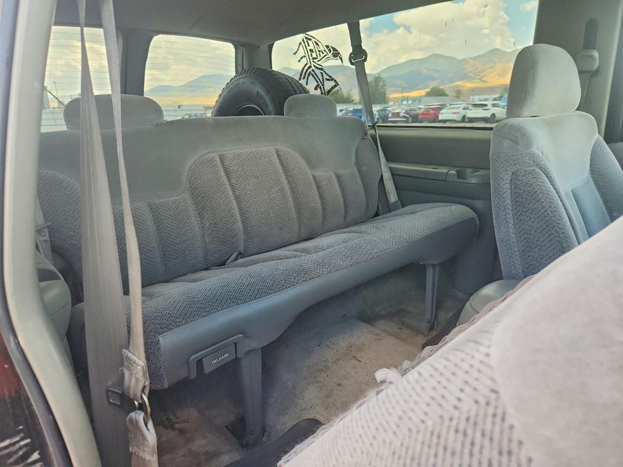 1998 Chevrolet Tahoe K1500 Black vin: 3GNEK18R8WG112758