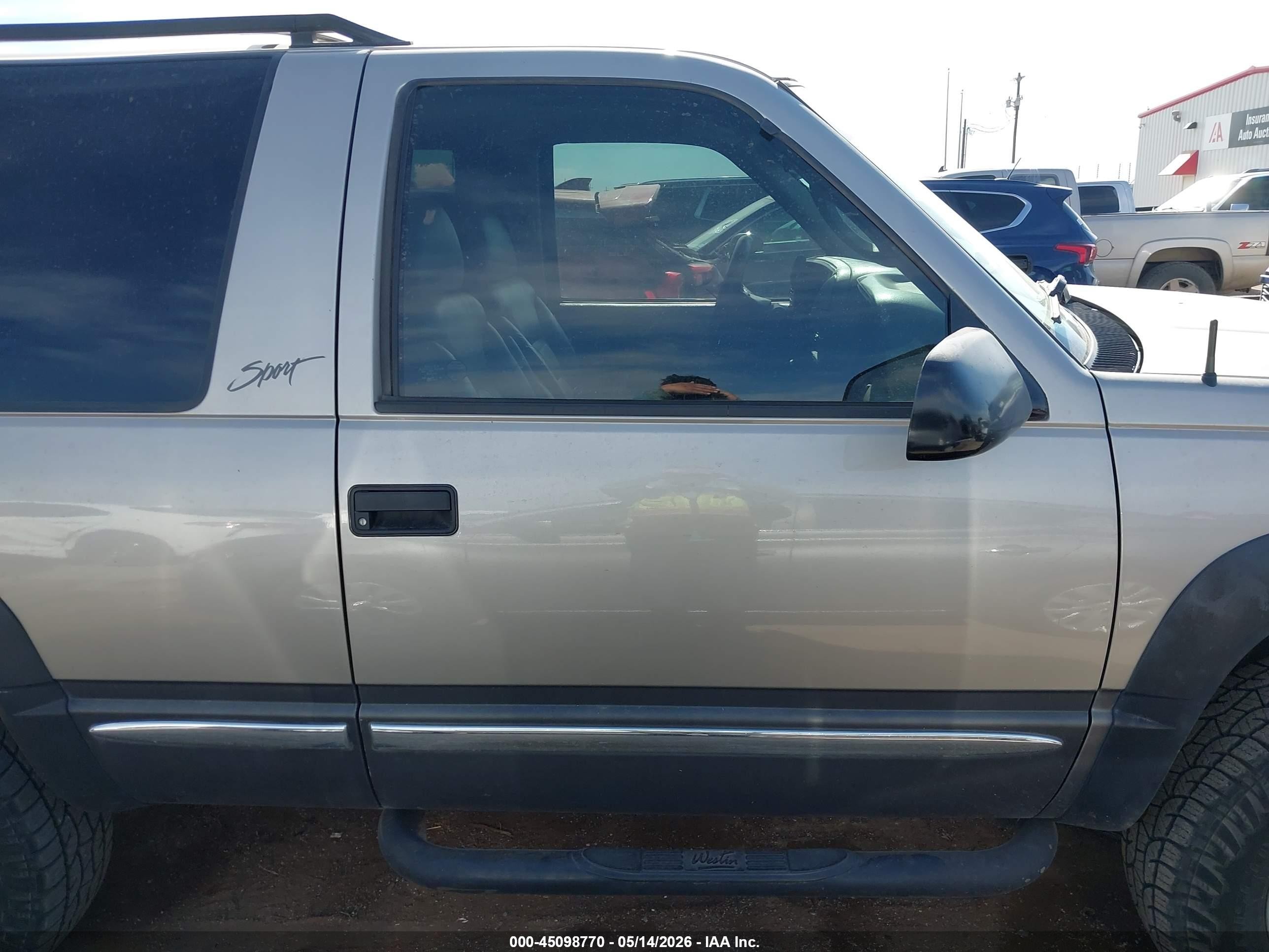 1999 Chevrolet Tahoe   Pewter vin: 3GNEK18R8XG207211