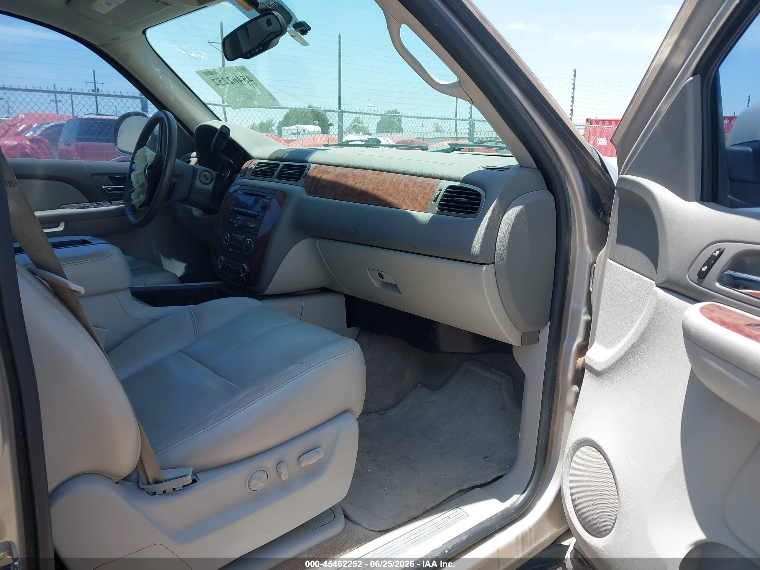 2007 Chevrolet Suburban Lt Beige vin: 3GNFC16007G180026