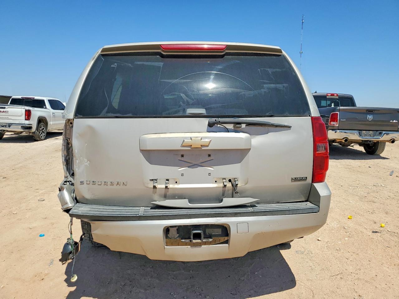 2007 Chevrolet Suburban C1500 Серебряный vin: 3GNFC16017G185400