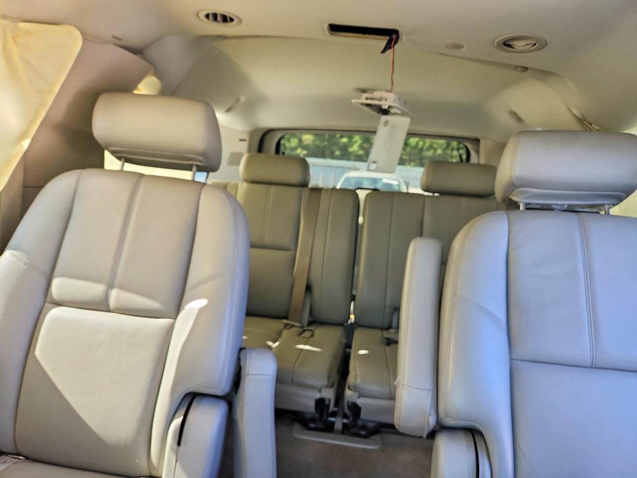2008 Chevrolet Suburban C1500 Ls Tan vin: 3GNFC16018G174074