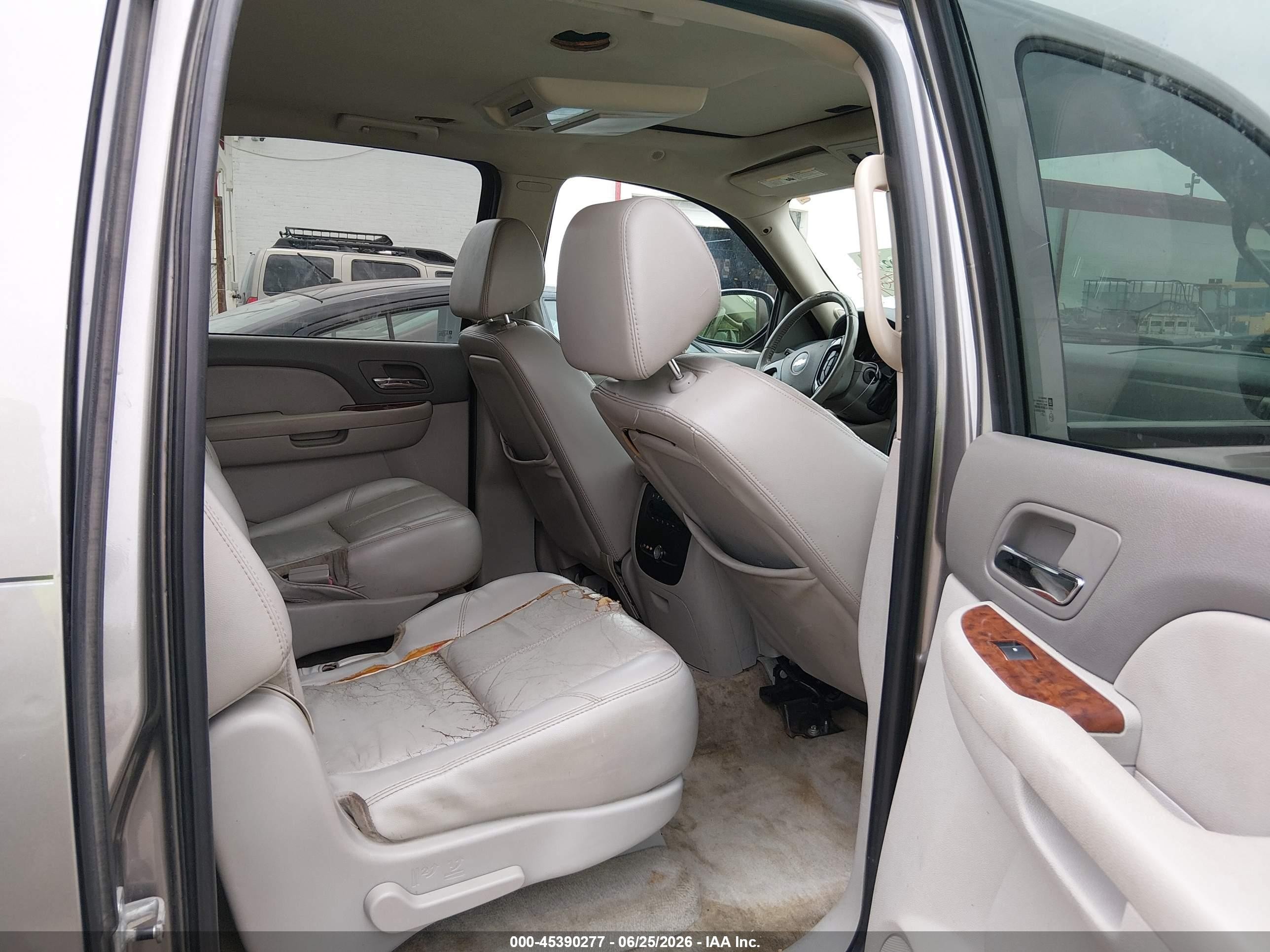 2007 Chevrolet Suburban Ltz Brown vin: 3GNFC16027G140207