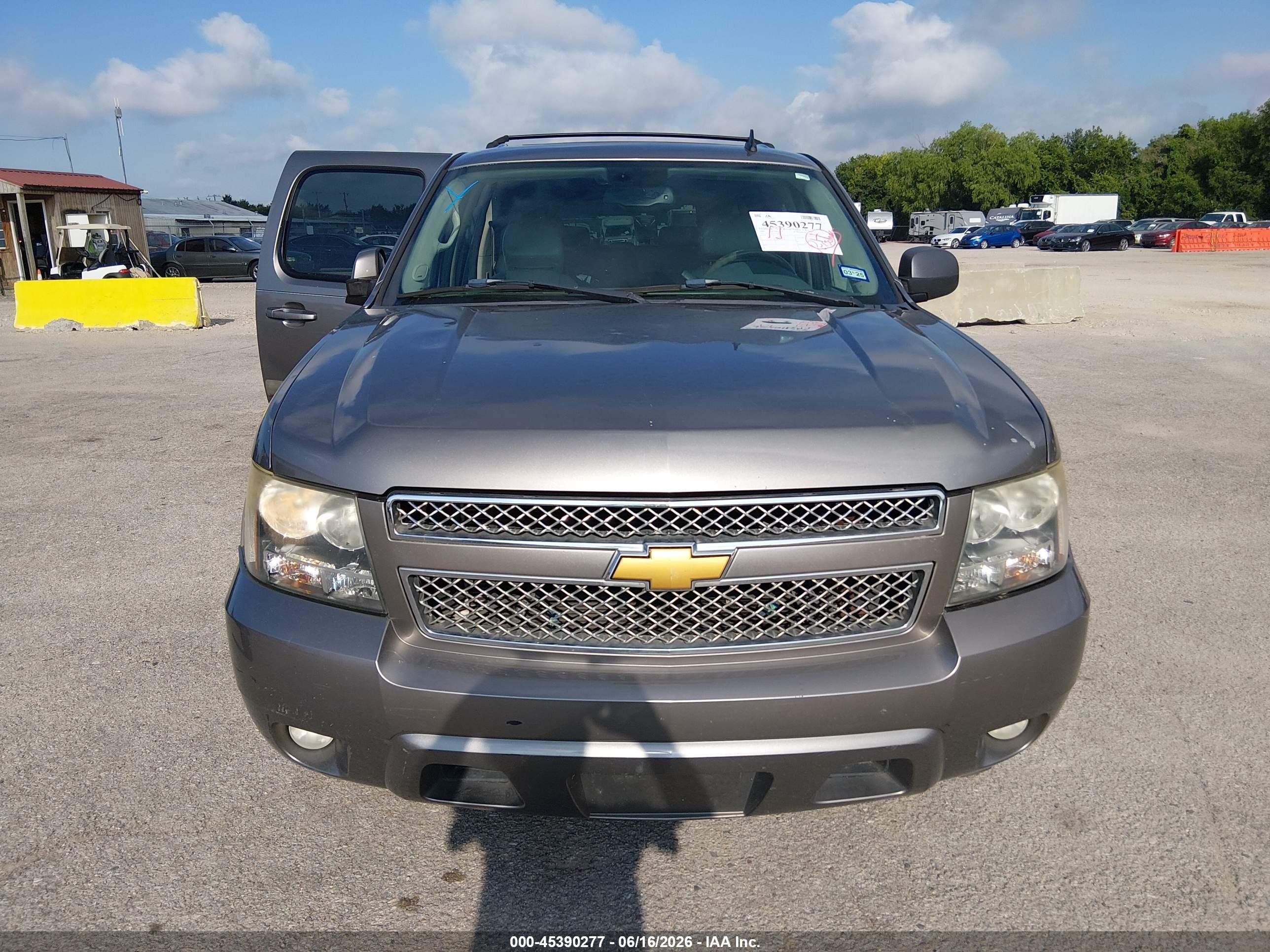 2007 Chevrolet Suburban Ltz Brown vin: 3GNFC16027G140207