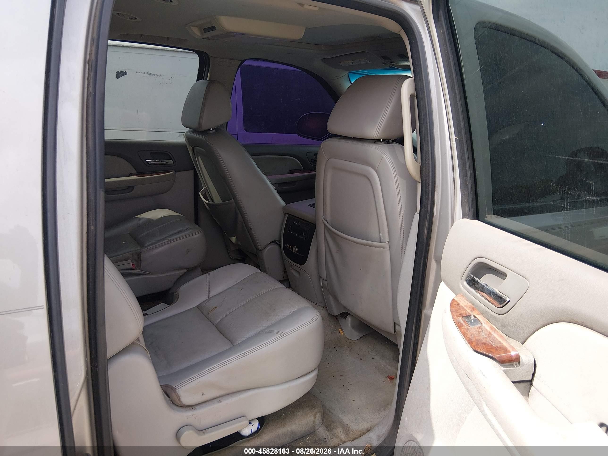 2007 Chevrolet Suburban 1500 Lt Gold vin: 3GNFC16027G320190