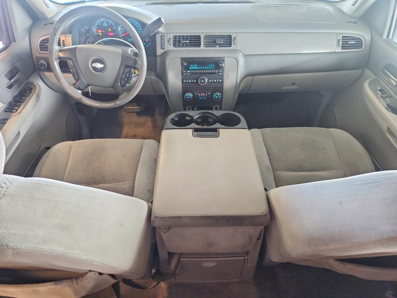 2008 Chevrolet Suburban C1500 Ls White vin: 3GNFC16028G302838
