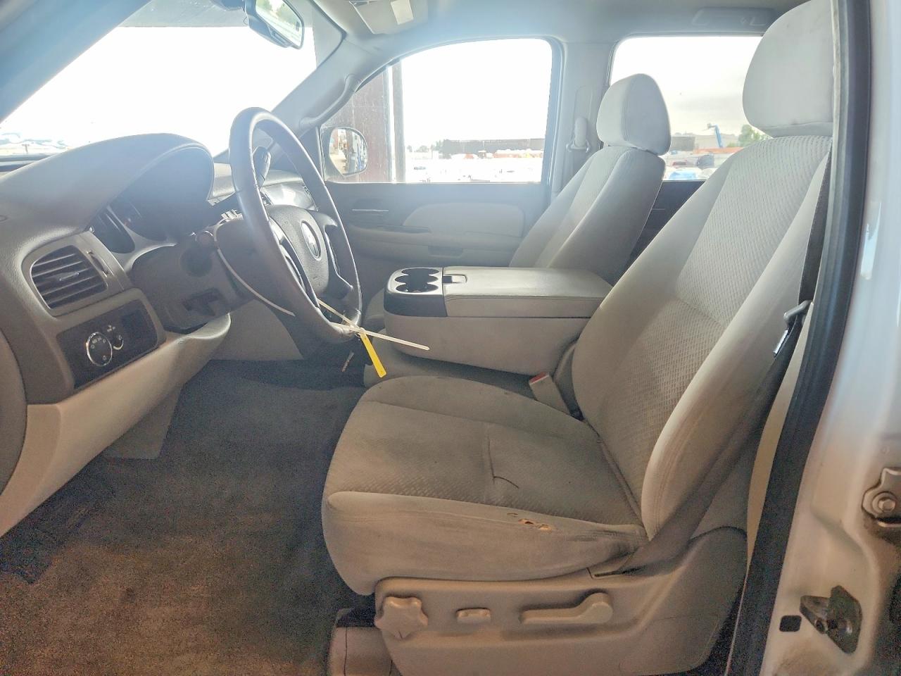 2008 Chevrolet Suburban C1500 Ls White vin: 3GNFC16028G302838