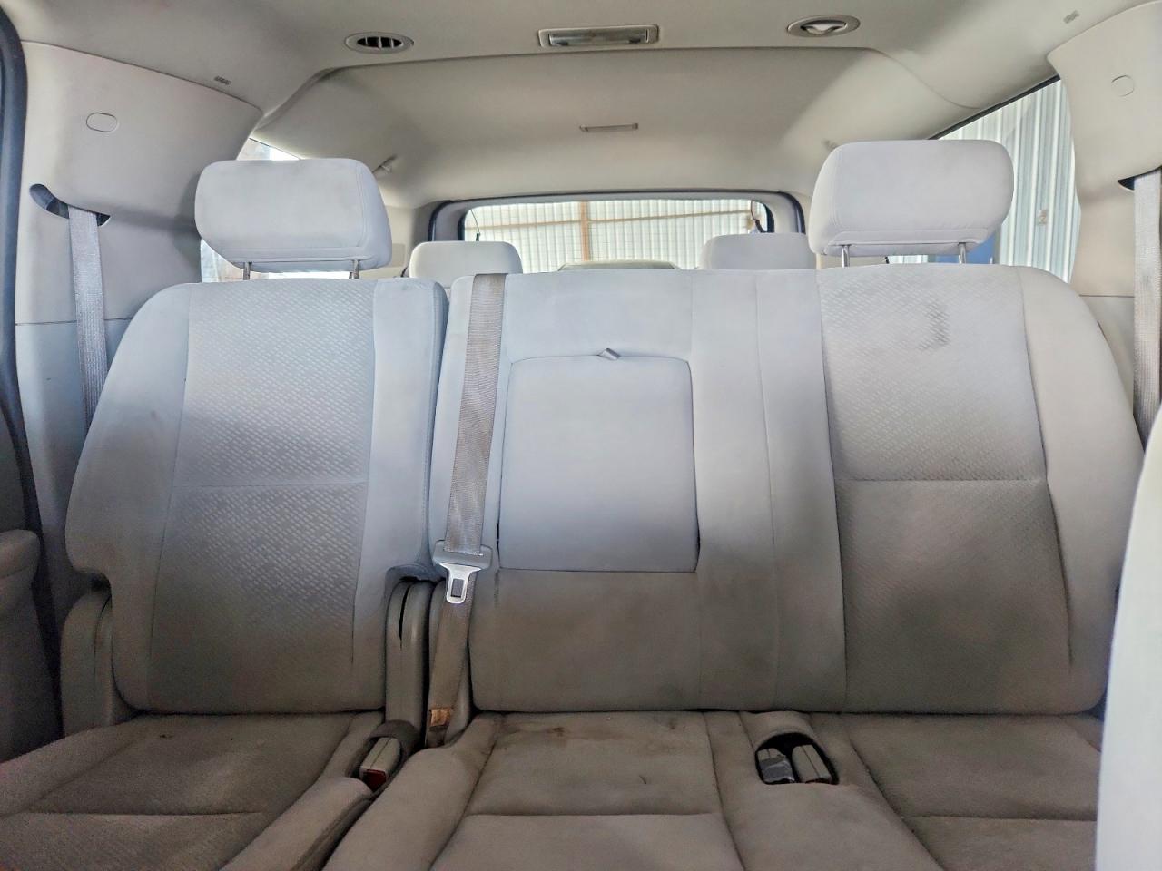 2008 Chevrolet Suburban C1500 Ls White vin: 3GNFC16028G302838