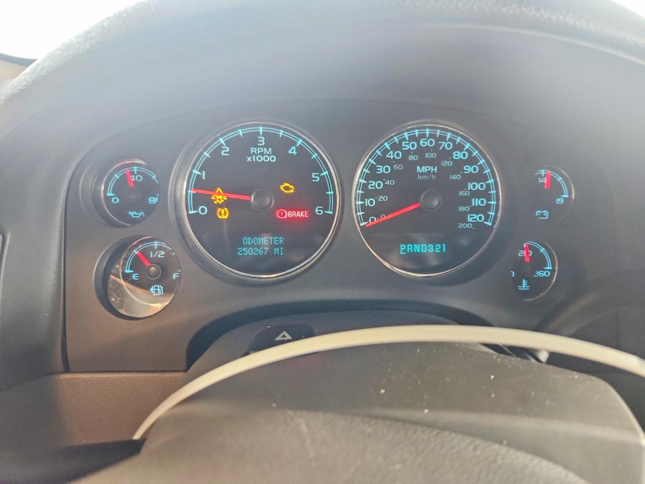 2008 Chevrolet Suburban C1500 Ls White vin: 3GNFC16028G302838