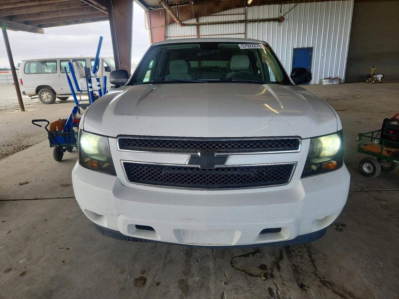 2008 Chevrolet Suburban C1500 Ls White vin: 3GNFC16028G302838