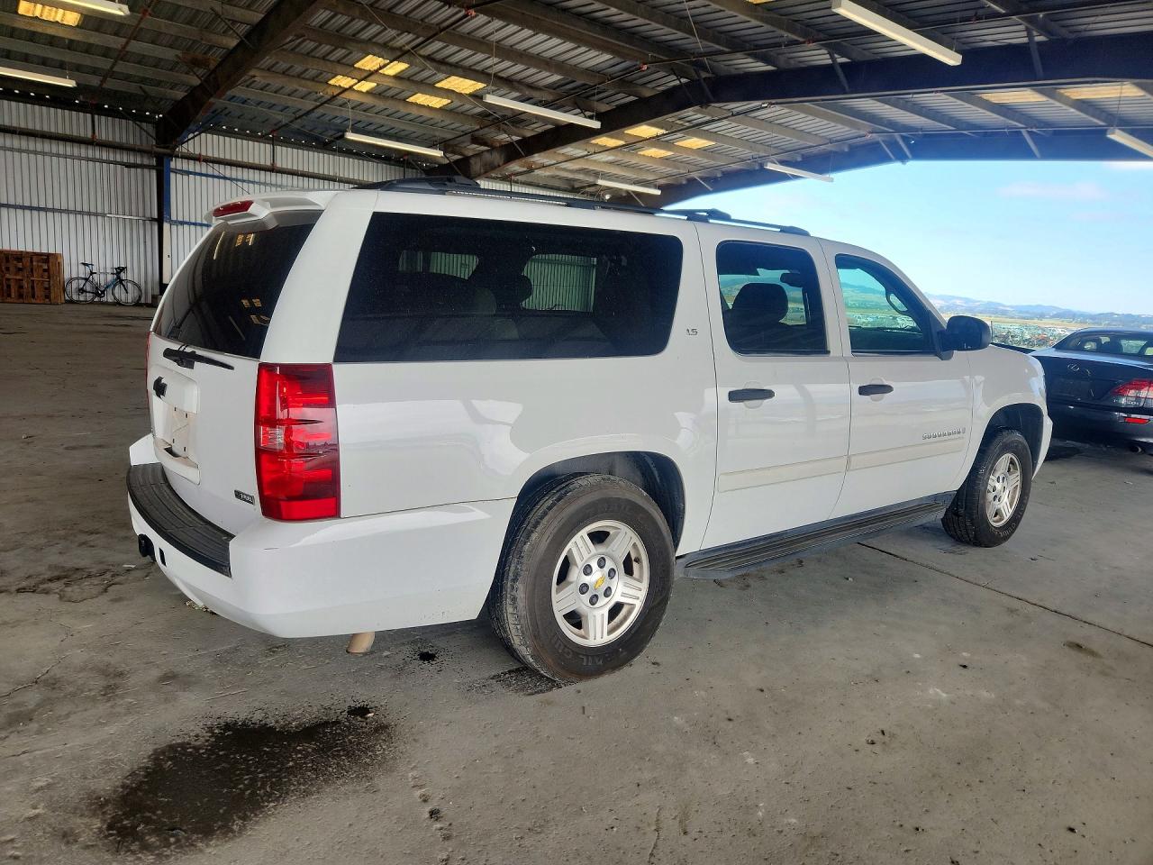 2008 Chevrolet Suburban C1500 Ls White vin: 3GNFC16028G302838