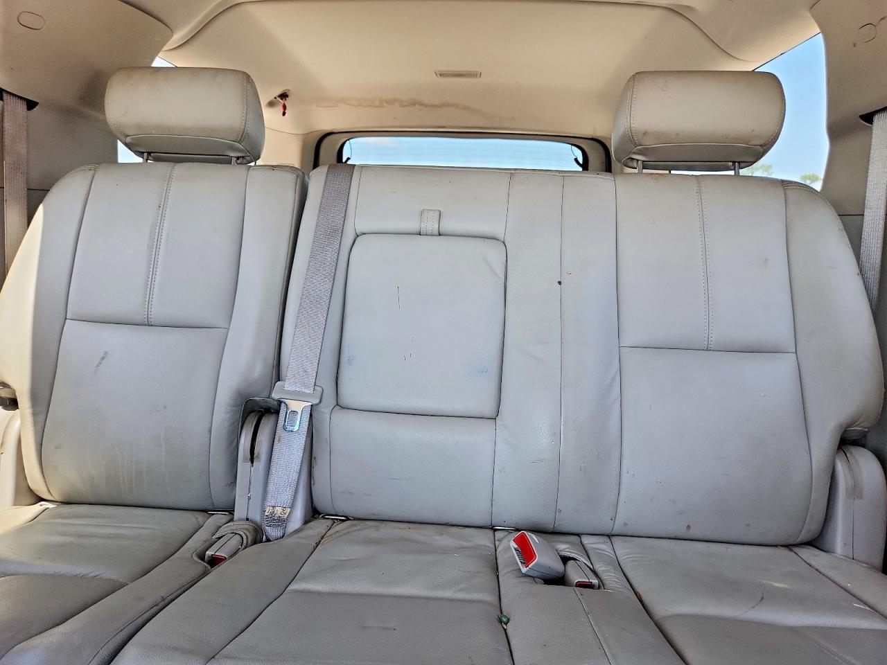 2007 Chevrolet Suburban C1500 Beige vin: 3GNFC16047G152147