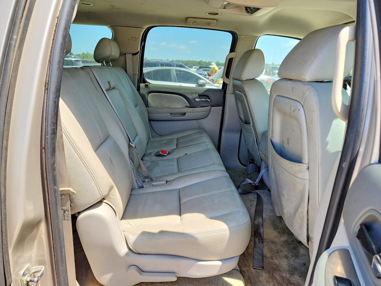 2007 Chevrolet Suburban C1500 Beige vin: 3GNFC16047G152147