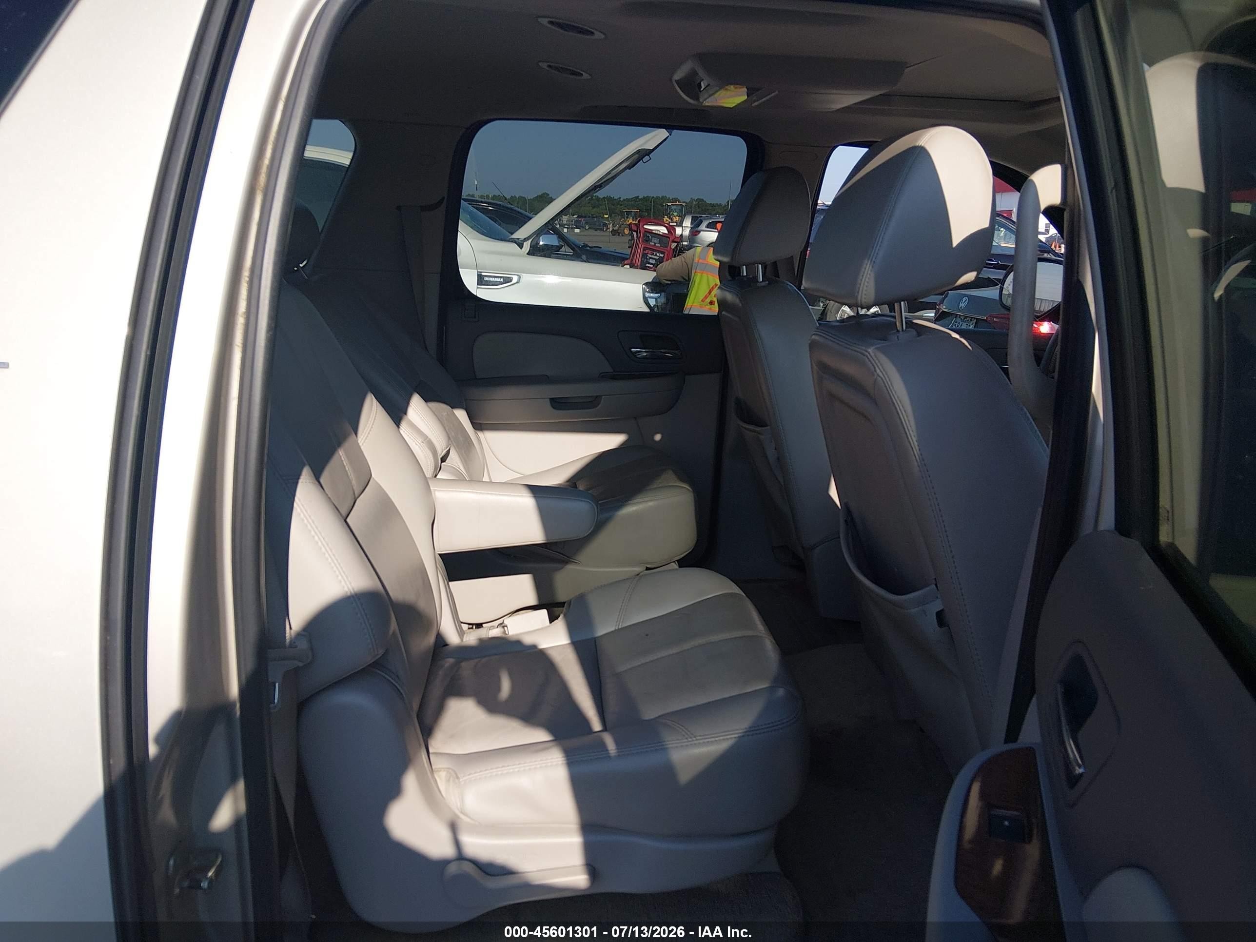 2007 Chevrolet Suburban Lt Champagne vin: 3GNFC16057G233612