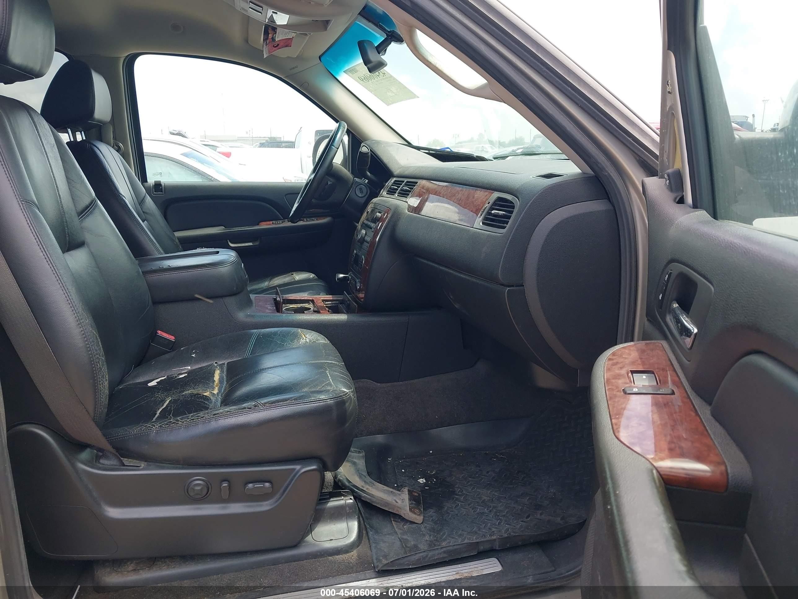 2008 Chevrolet Suburban 1500 Ltz Silver vin: 3GNFC16068G188178
