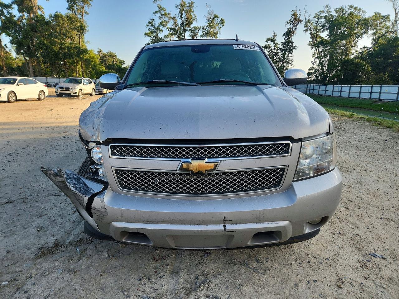 2007 Chevrolet Suburban C1500 Silver vin: 3GNFC16077G261136