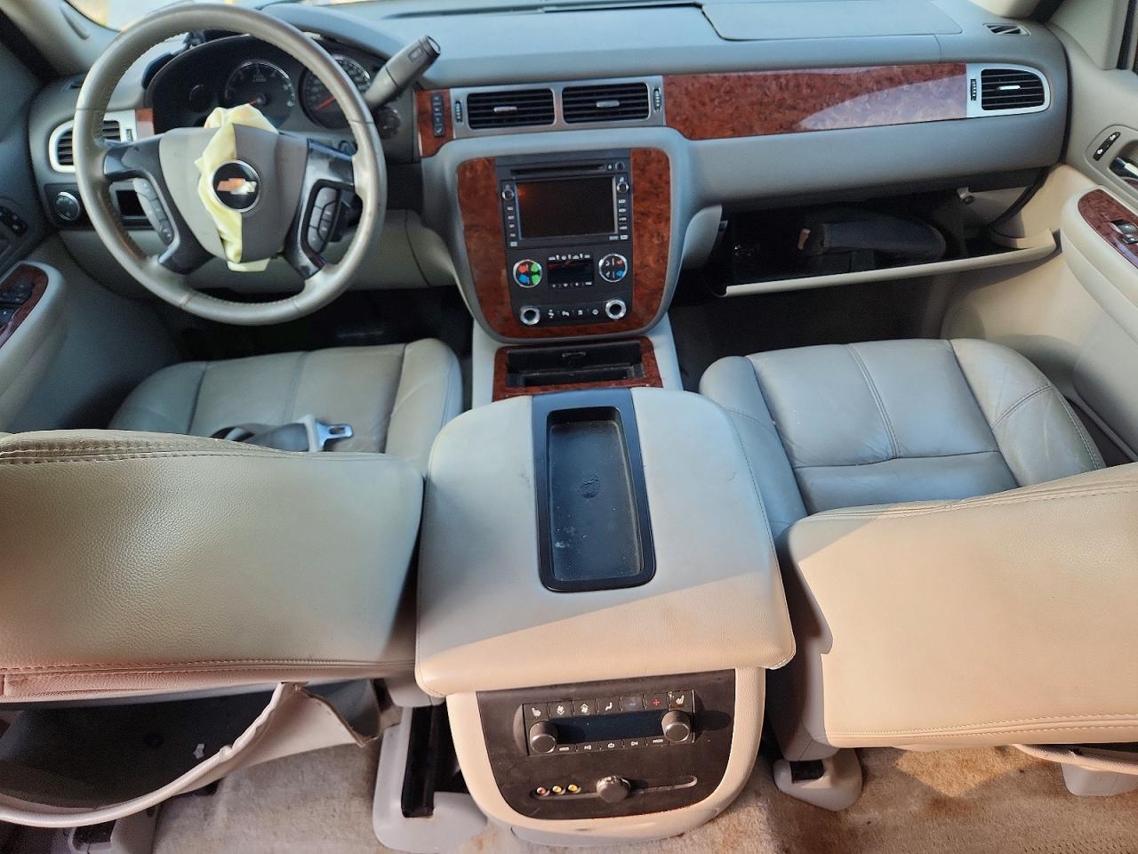 2007 Chevrolet Suburban C1500 Silver vin: 3GNFC16077G261136