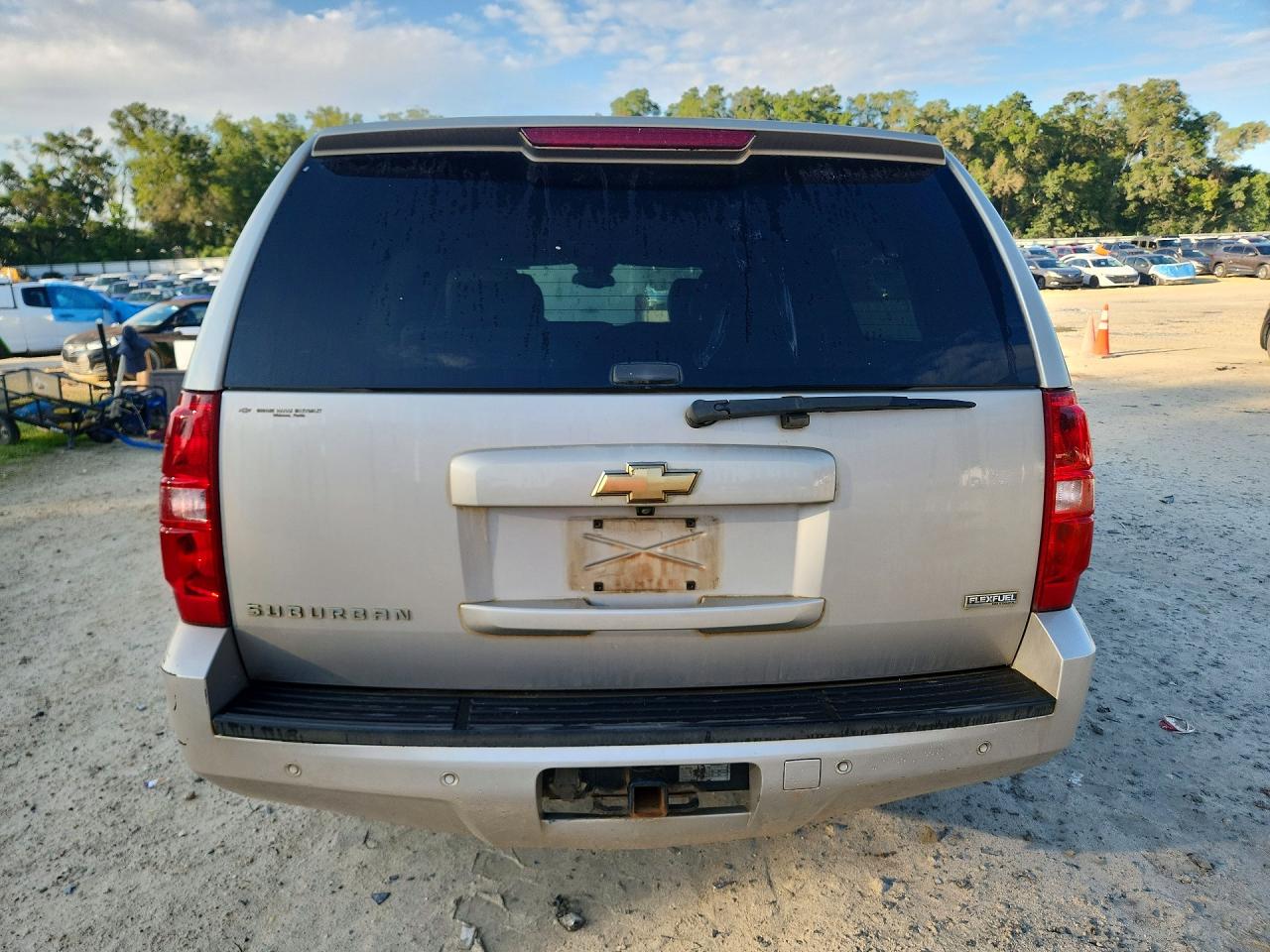 2007 Chevrolet Suburban C1500 Silver vin: 3GNFC16077G261136