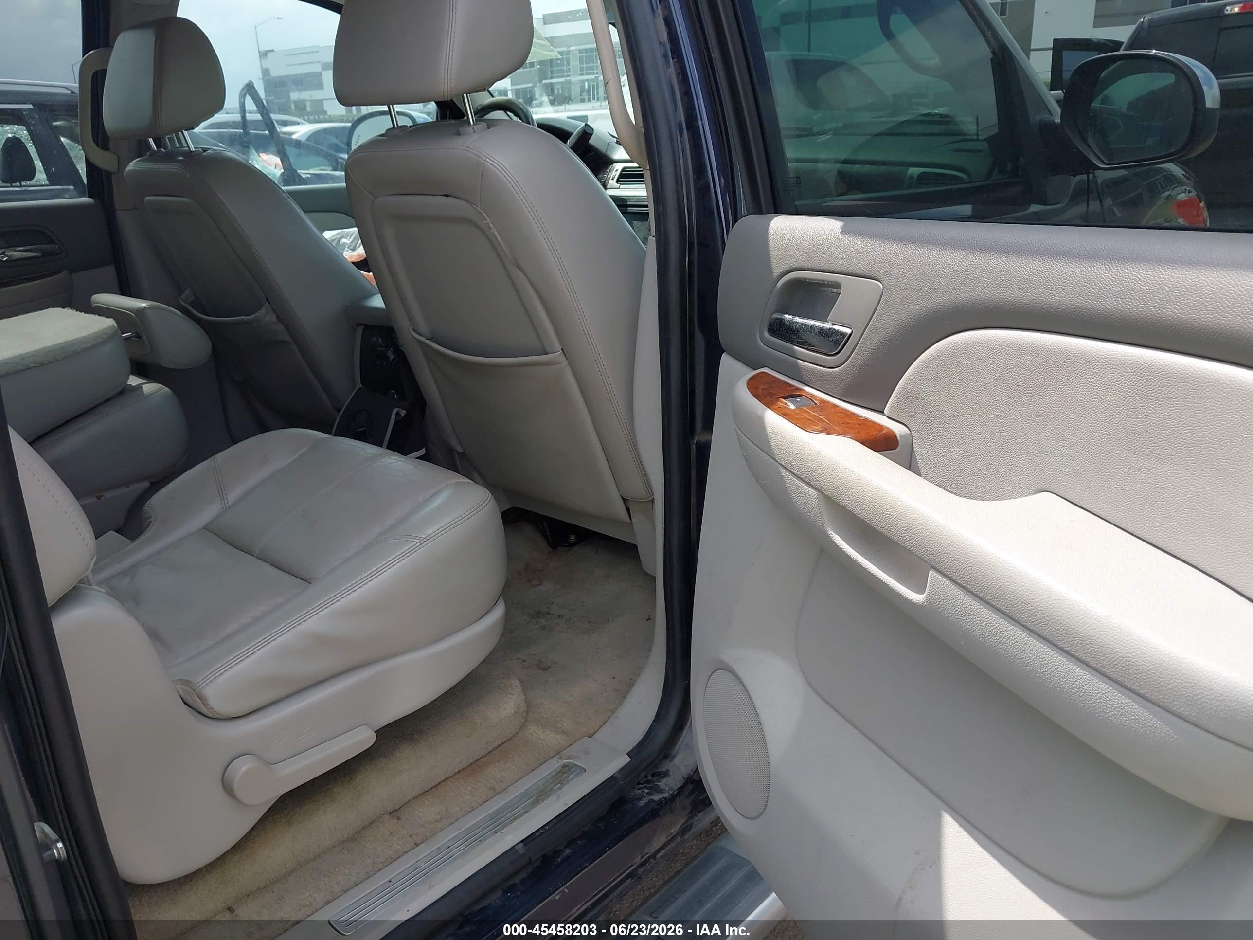 2007 Chevrolet Suburban Ltz Синий vin: 3GNFC16077G264330