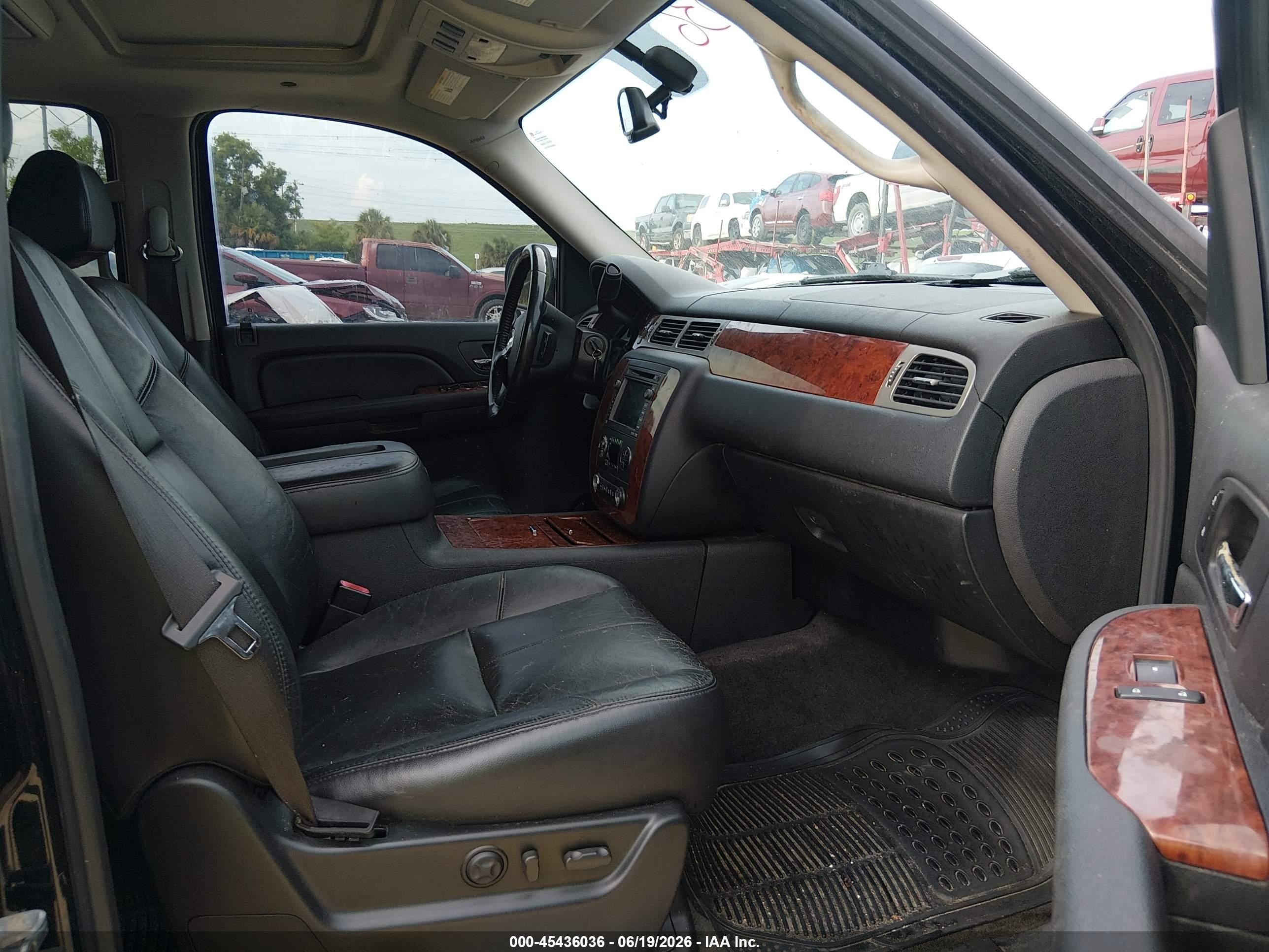 2008 Chevrolet Suburban 1500 Ltz Black vin: 3GNFC16078G203111
