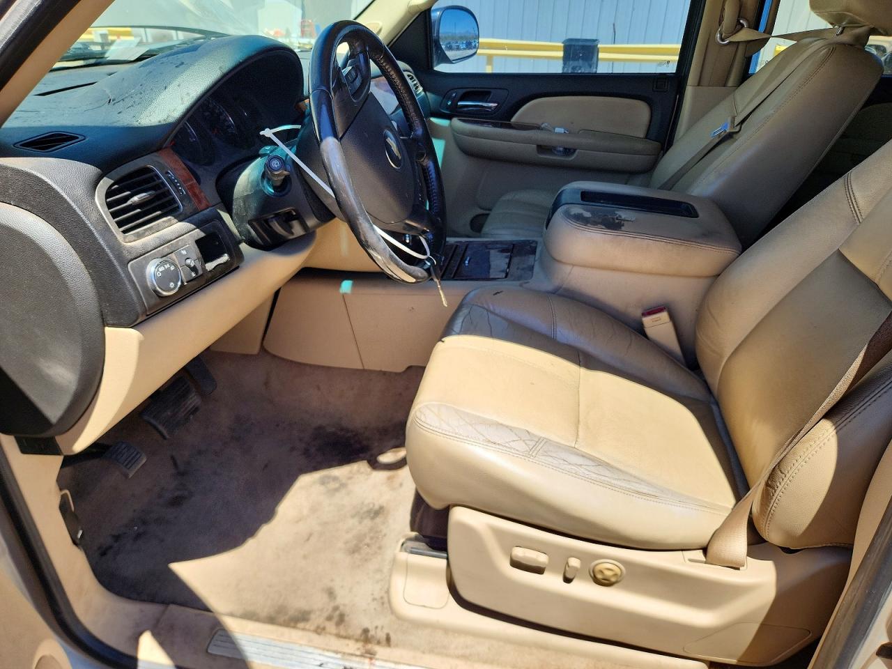 2007 Chevrolet Suburban C1500 Gold vin: 3GNFC16087G198063