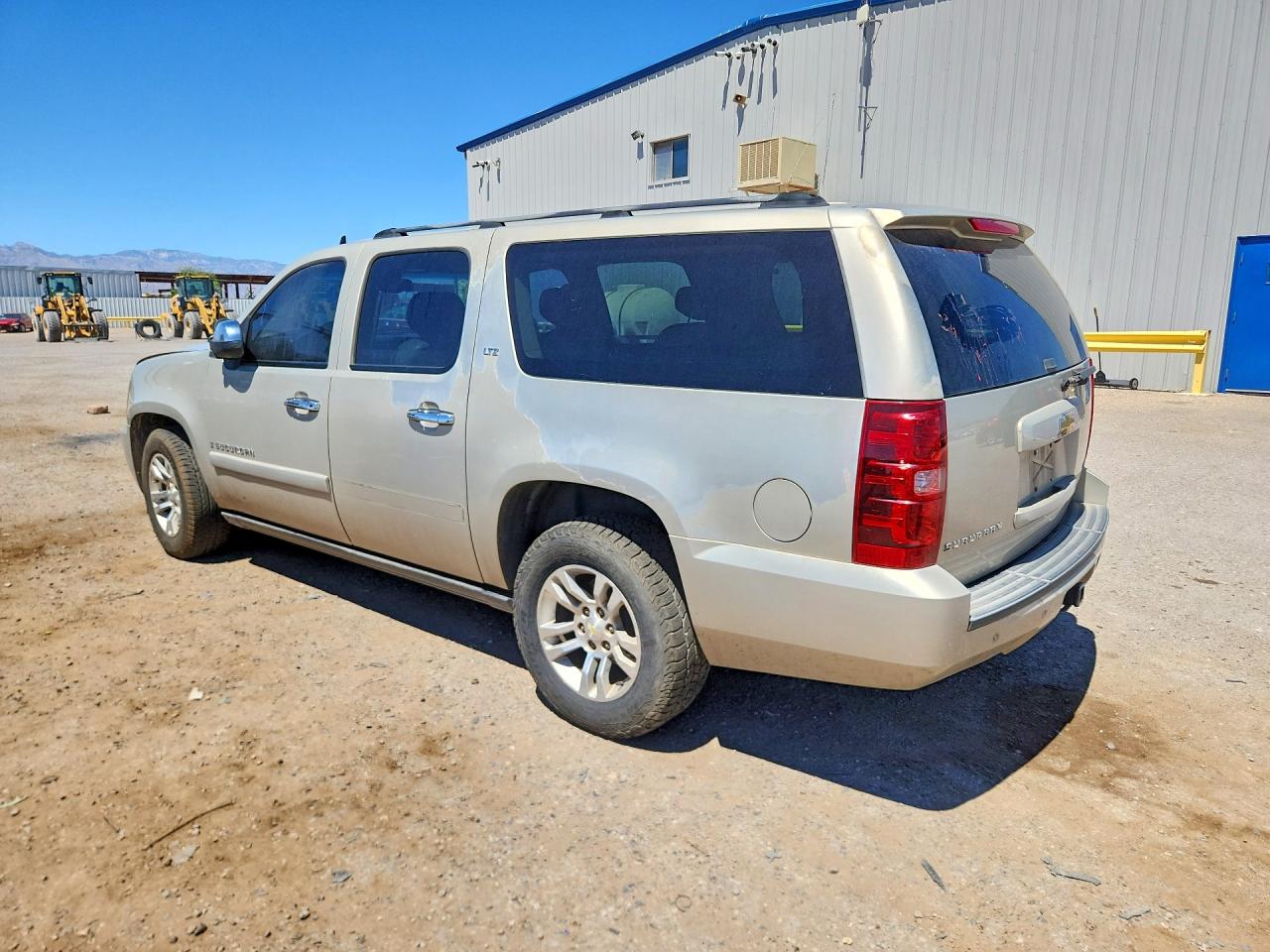 2007 Chevrolet Suburban C1500 Gold vin: 3GNFC16087G198063