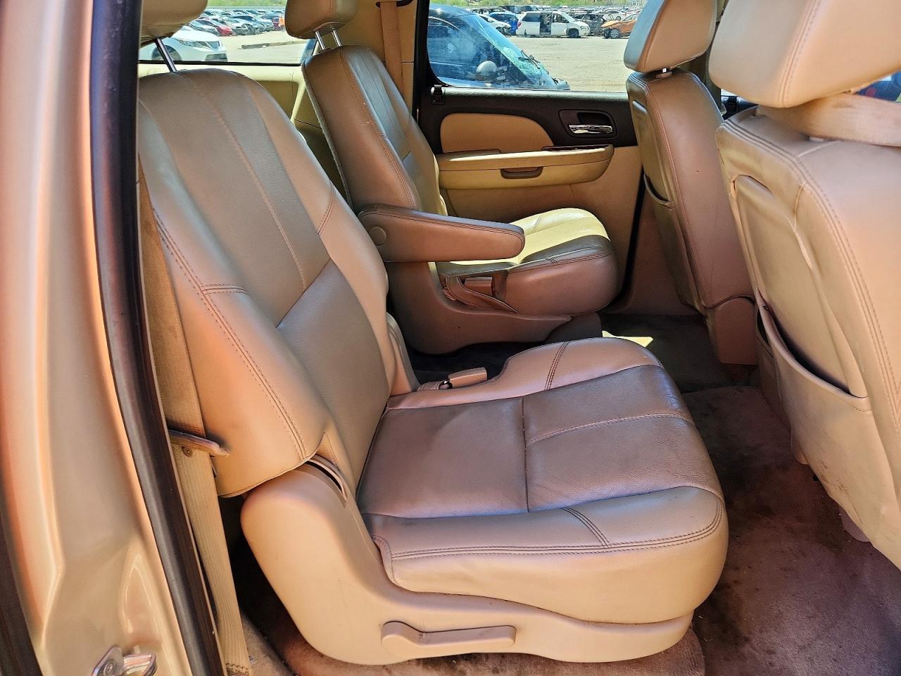 2007 Chevrolet Suburban C1500 Gold vin: 3GNFC16087G198063