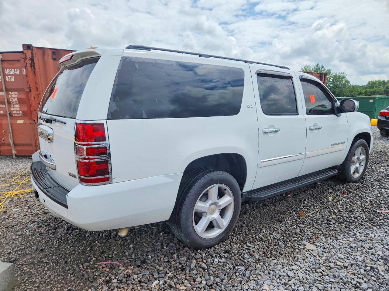 2008 Chevrolet Suburban C1500 Ls White vin: 3GNFC16098G206690