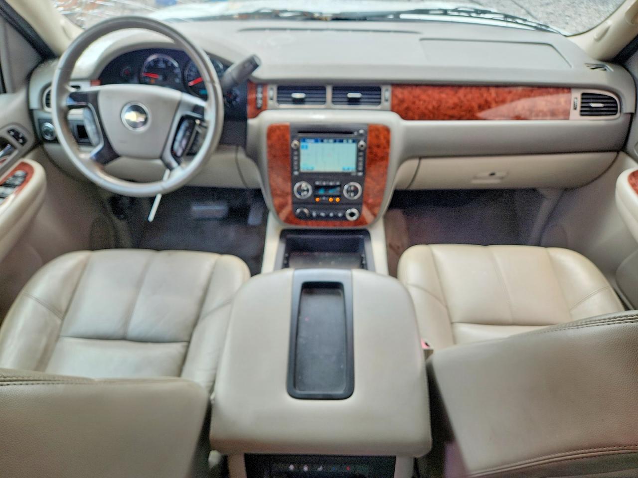 2008 Chevrolet Suburban C1500 Ls White vin: 3GNFC16098G206690