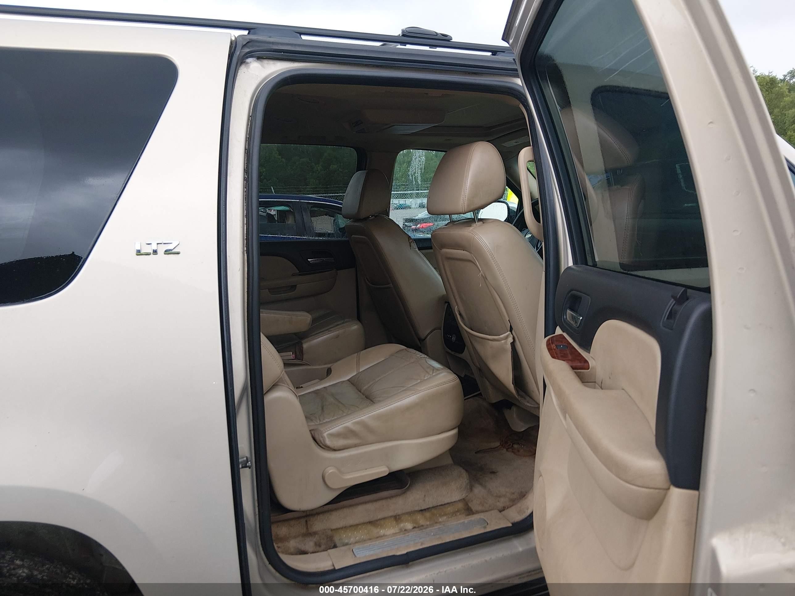 2007 Chevrolet Suburban Ltz Beige vin: 3GNFC160X7G286998