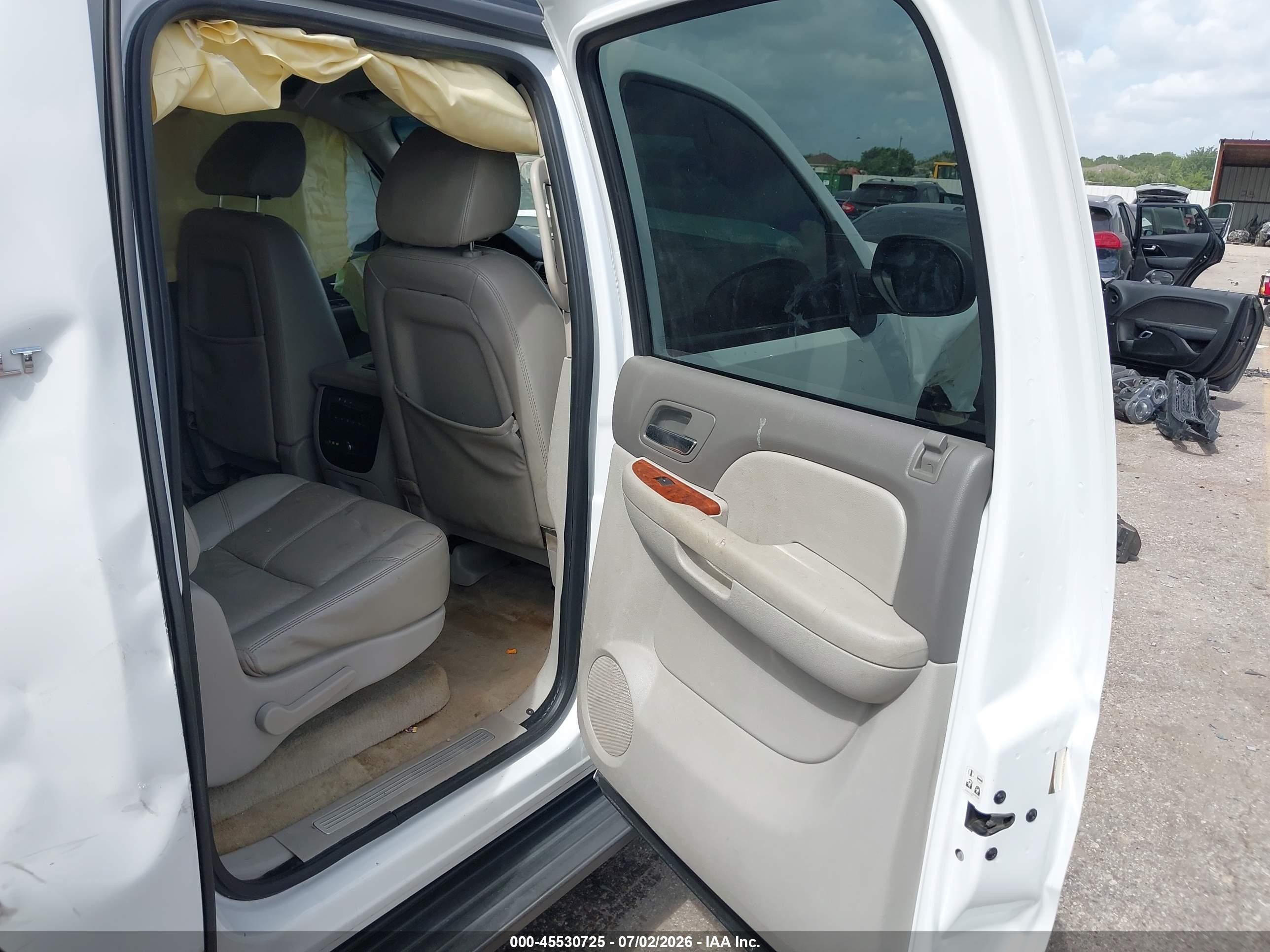 2007 Chevrolet Suburban Lt White vin: 3GNFC16J17G261707