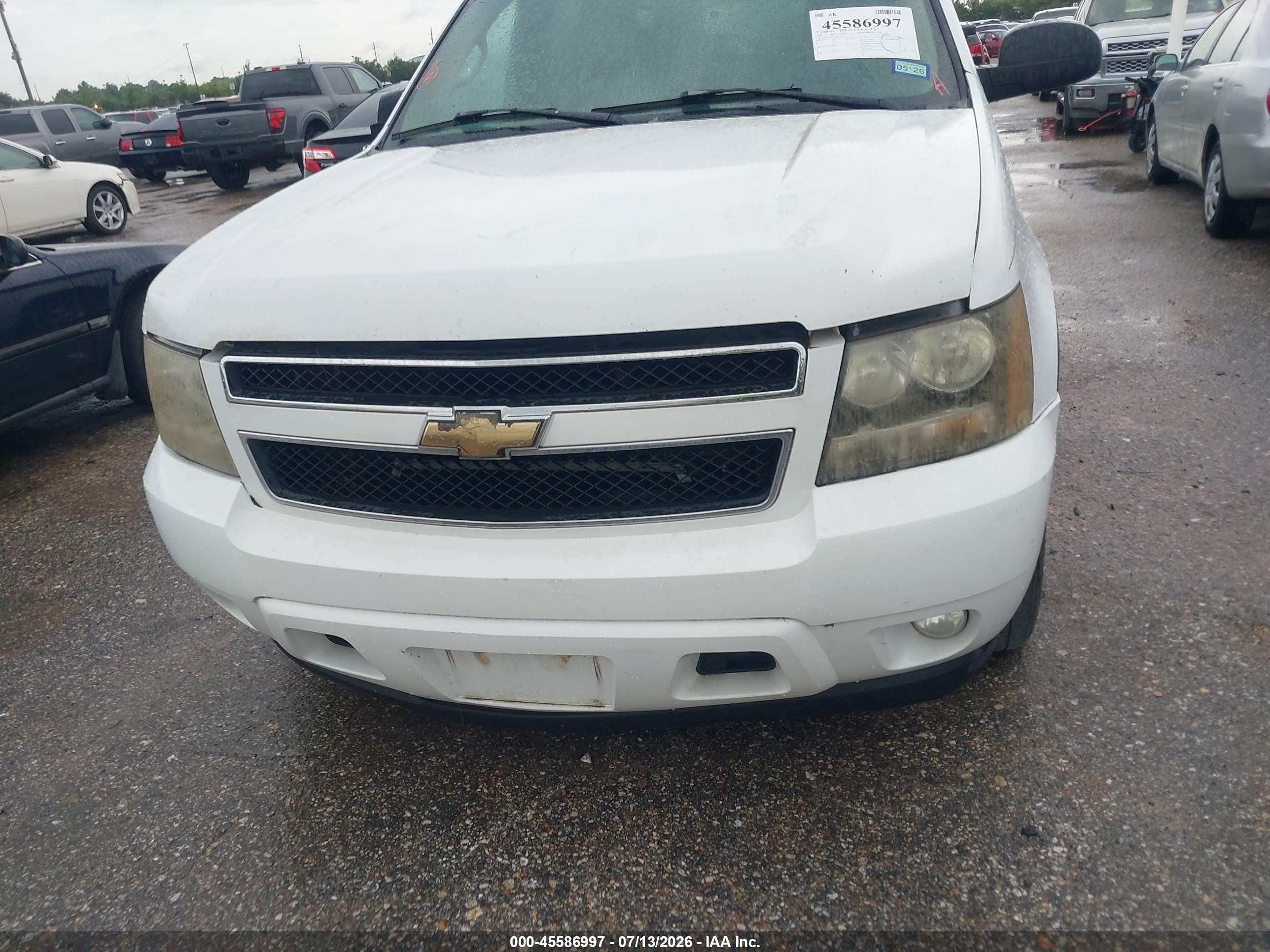 2008 Chevrolet Suburban 1500 Lt White vin: 3GNFC16J18G132772