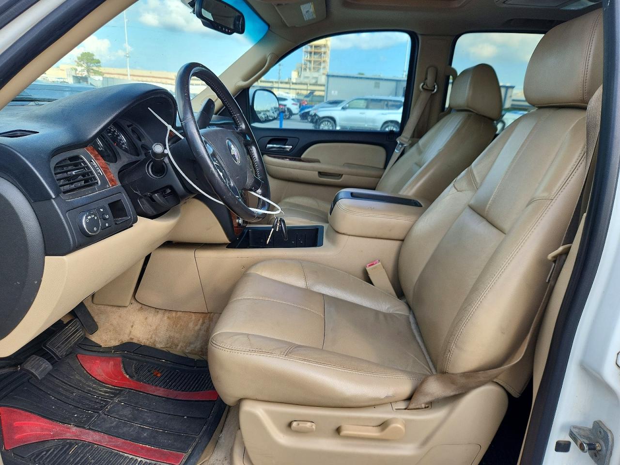 2007 Chevrolet Suburban C1500 Белый vin: 3GNFC16J57G173727