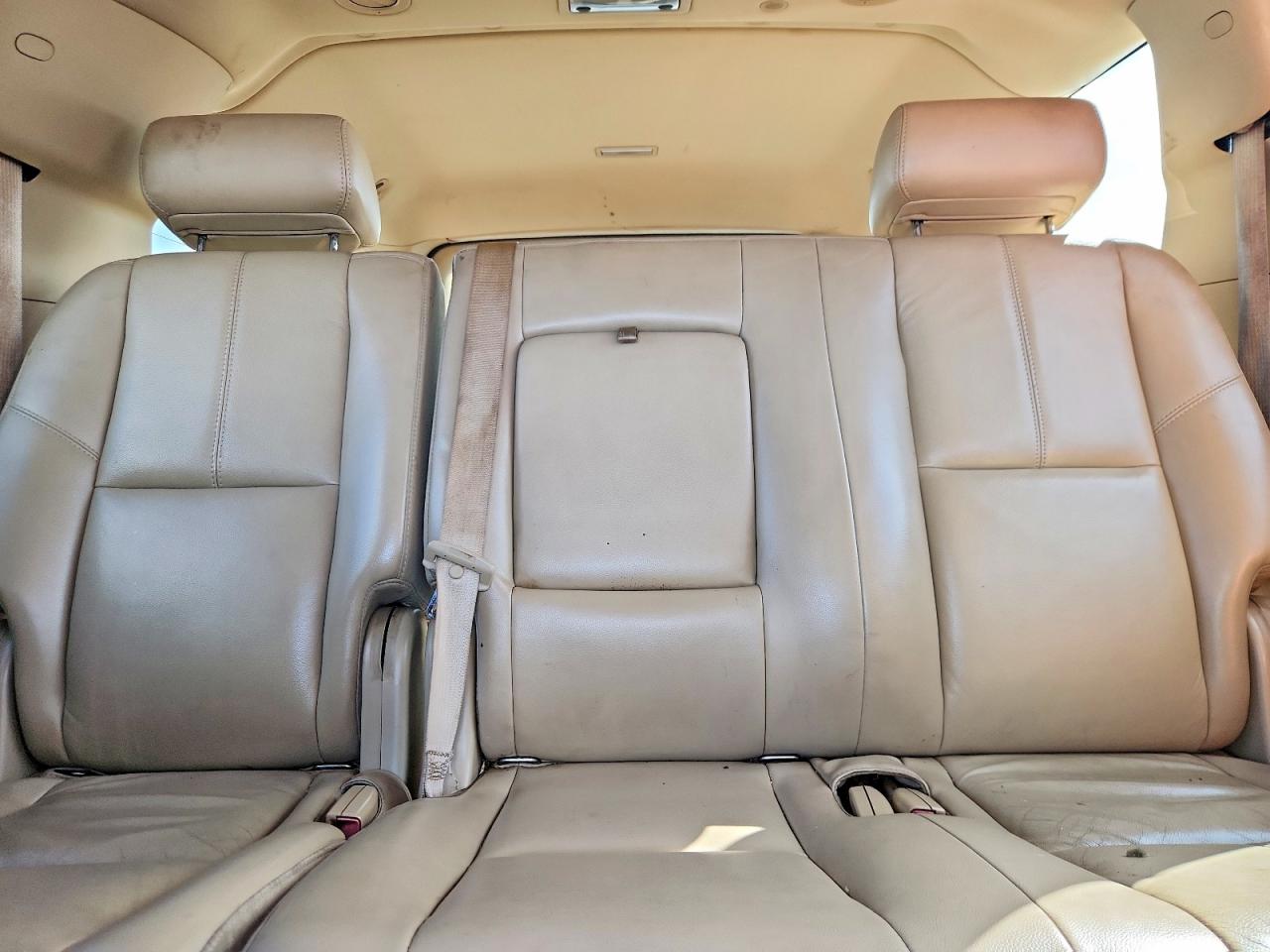 2007 Chevrolet Suburban C1500 Белый vin: 3GNFC16J57G173727