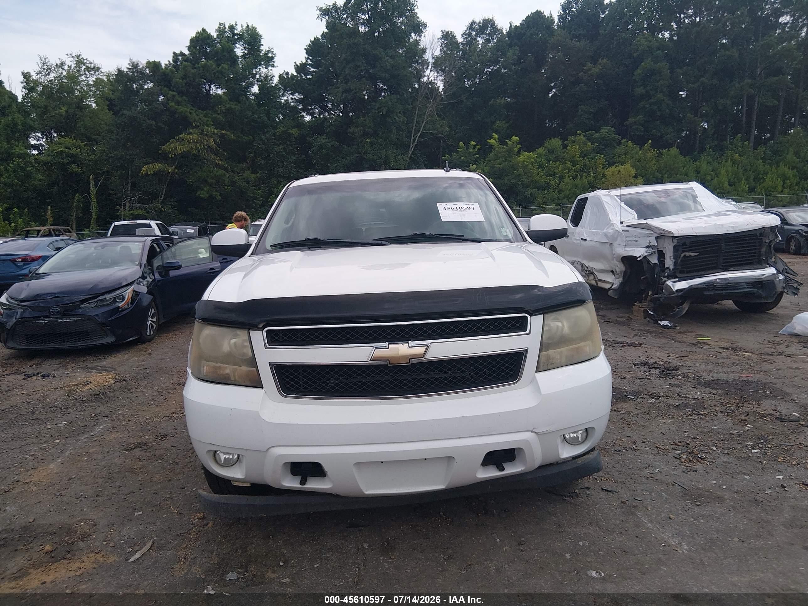 2008 Chevrolet Suburban 1500 Lt White vin: 3GNFC16J78G271014