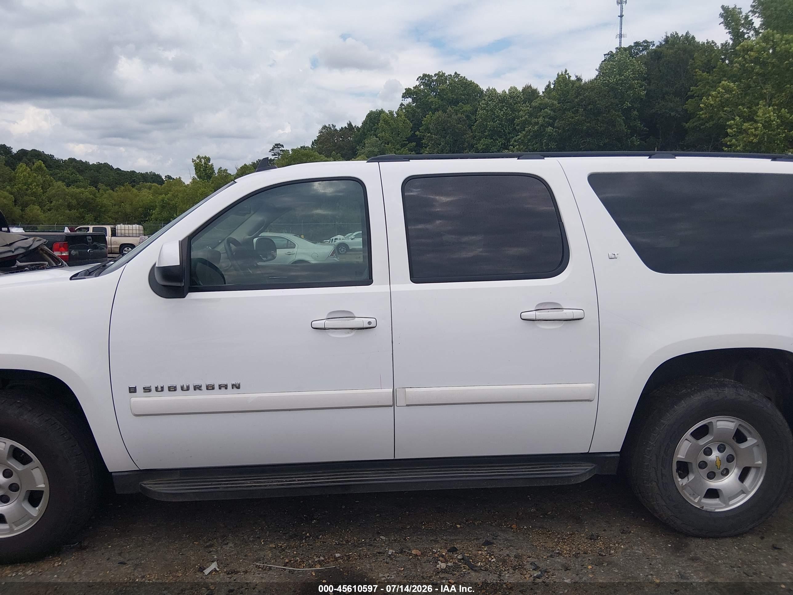 2008 Chevrolet Suburban 1500 Lt White vin: 3GNFC16J78G271014