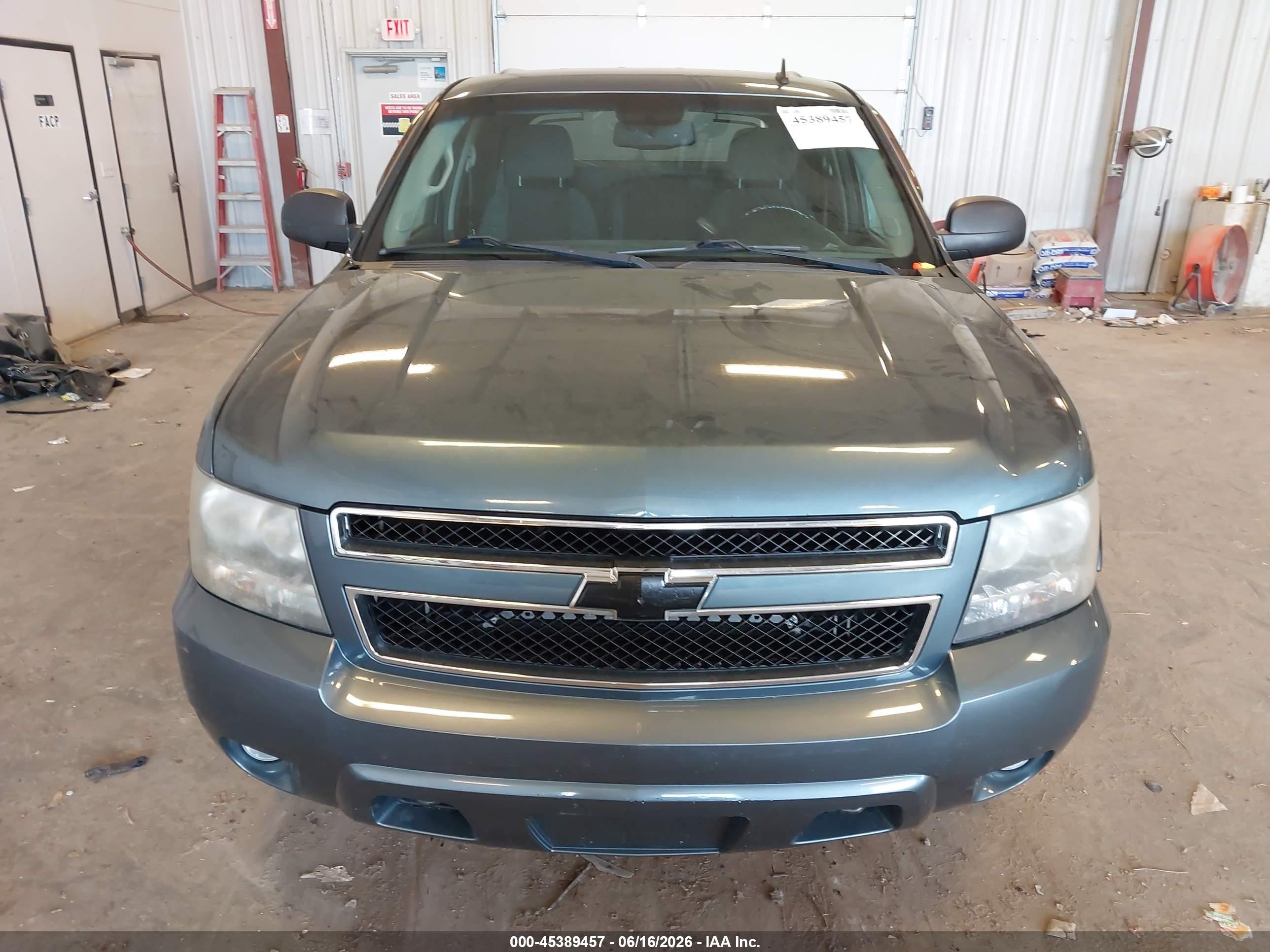 2009 Chevrolet Avalanche 1500 Ls Gray vin: 3GNFK12049G229420