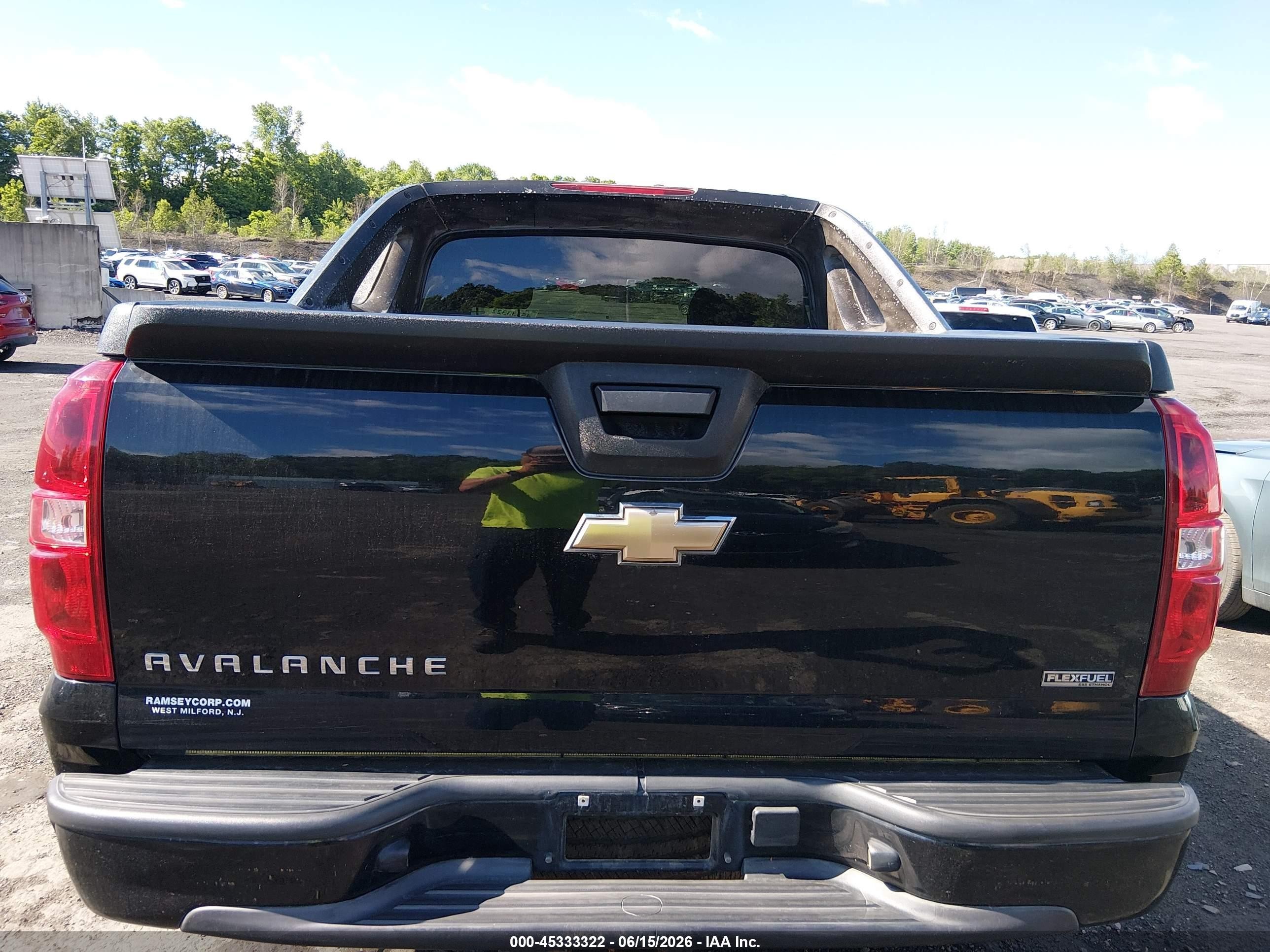 2009 Chevrolet Avalanche 1500 Ls Black vin: 3GNFK12069G208309
