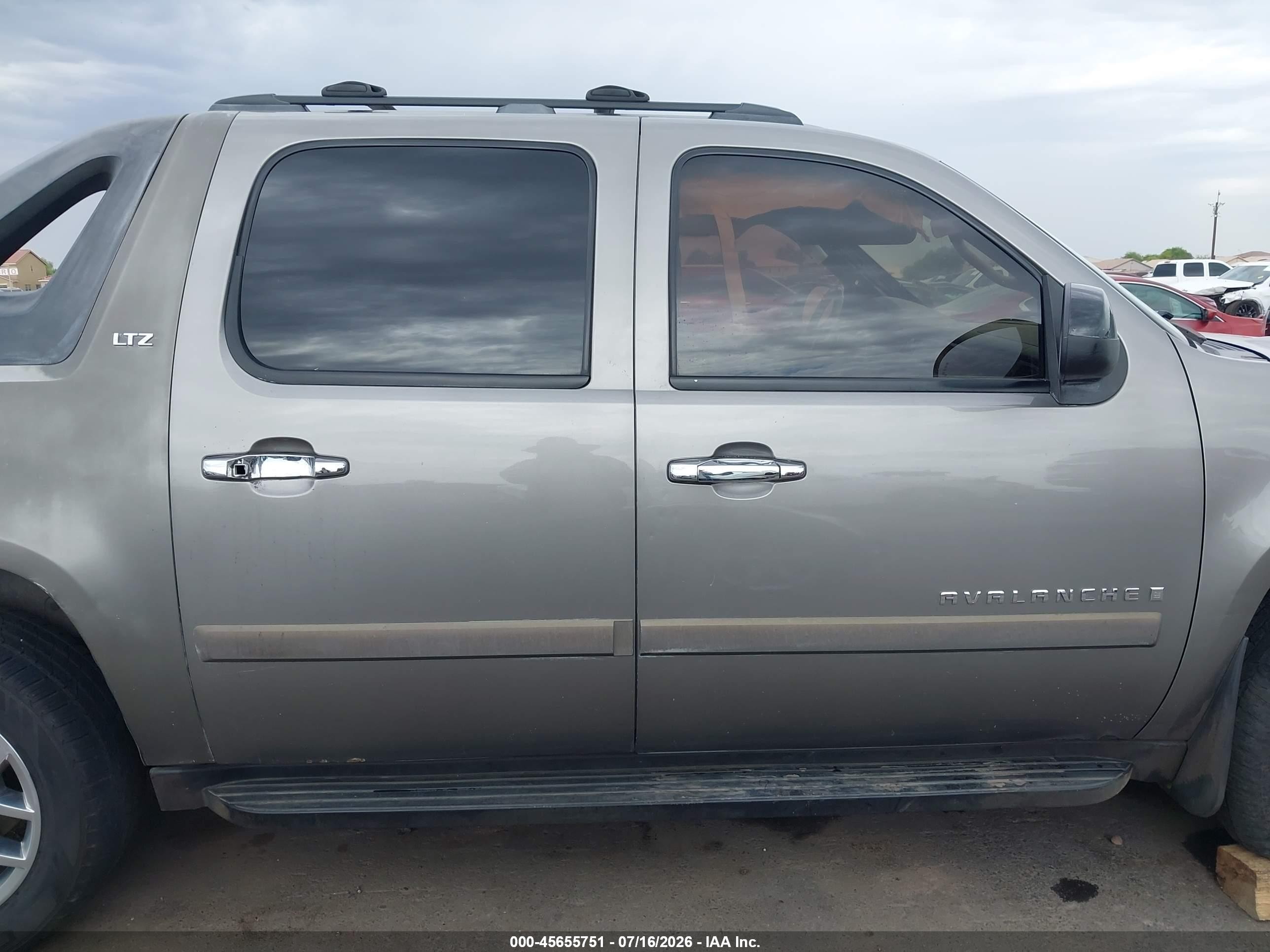 2007 Chevrolet Avalanche 1500 Ltz Серый vin: 3GNFK12337G271522