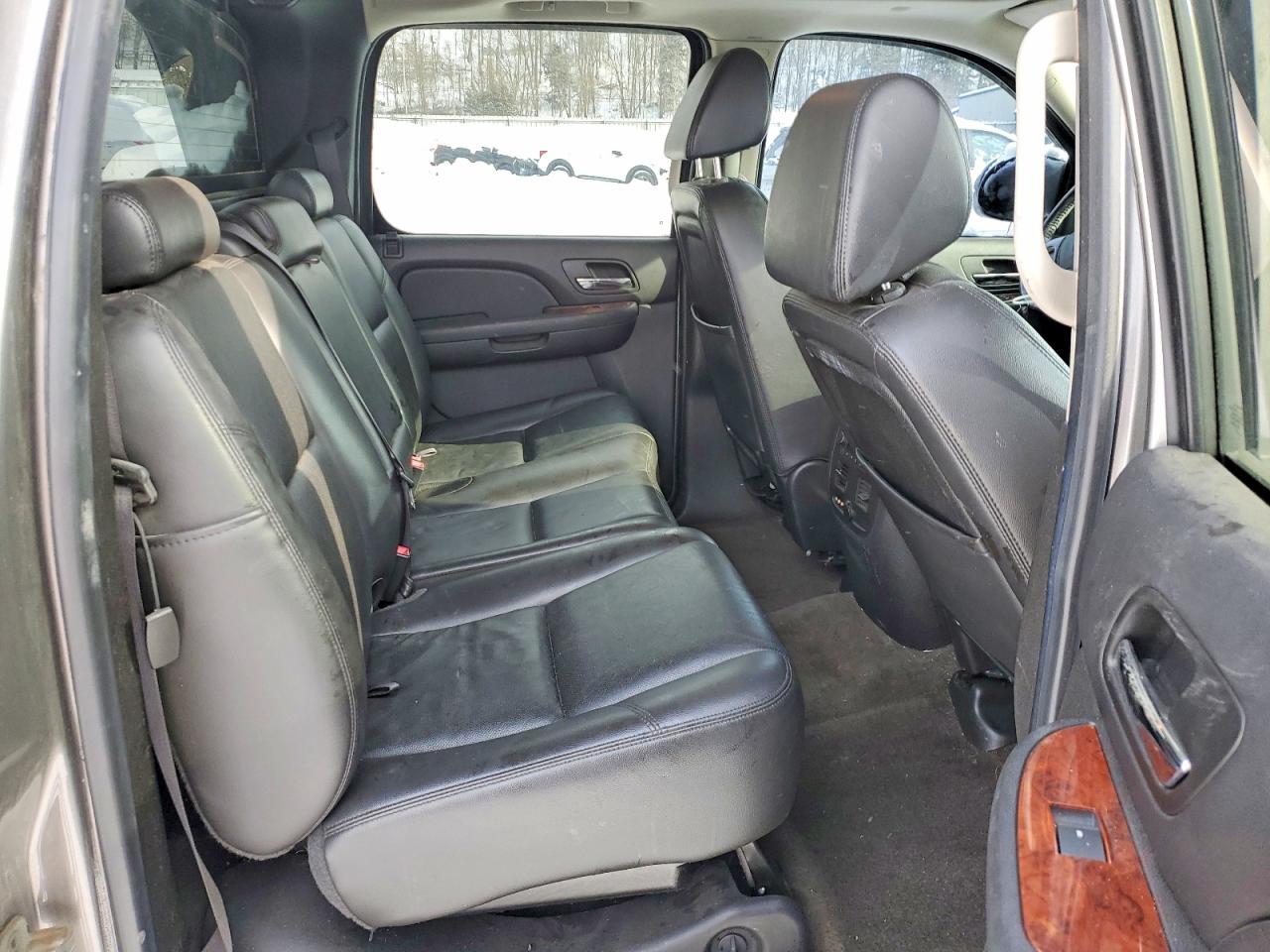 2009 Chevrolet Avalanche K1500 Ls Gray vin: 3GNFK12339G118657