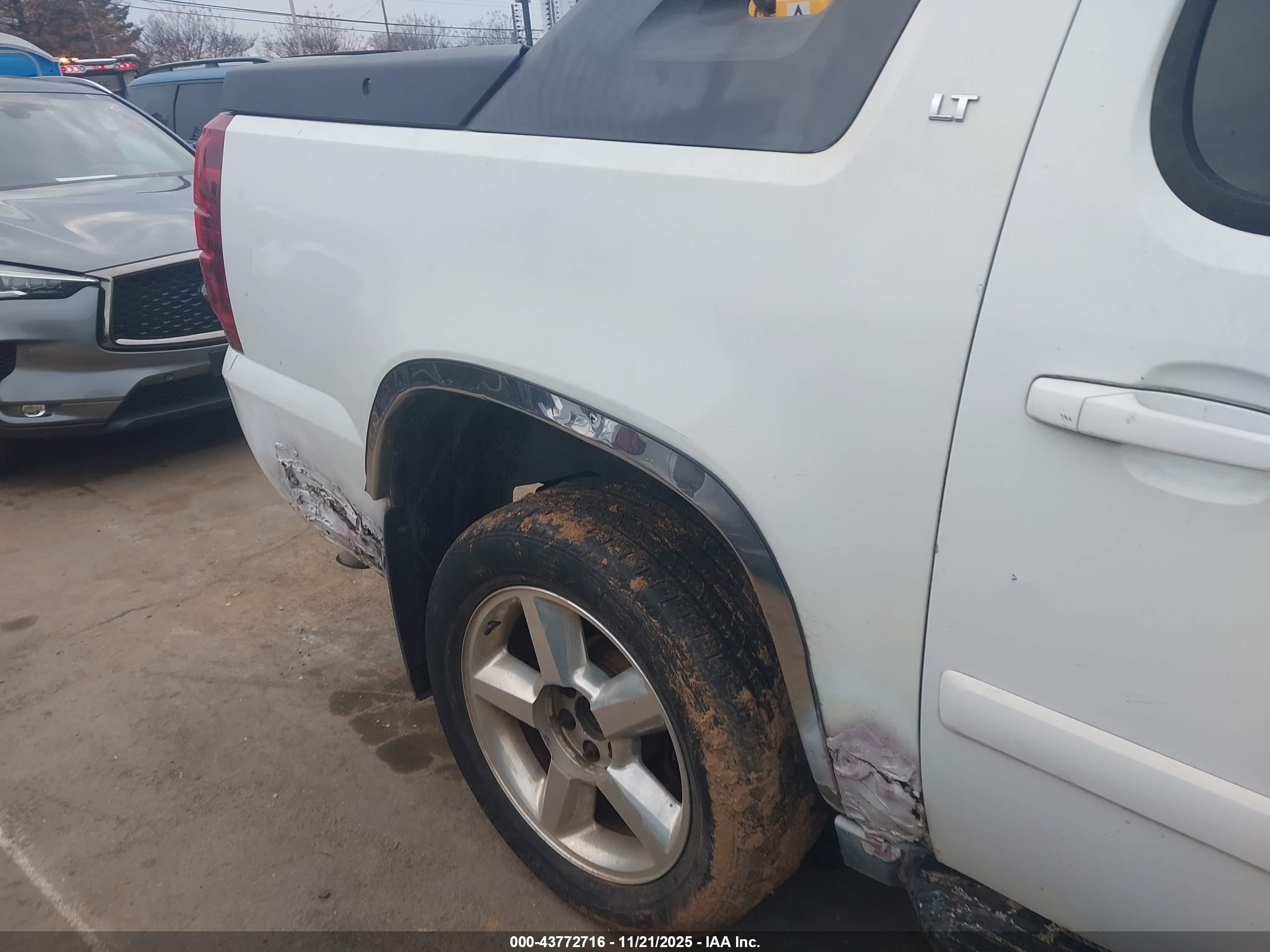 2007 Chevrolet Avalanche 1500 Ls/lt/ltz White vin: 3GNFK12347G212351