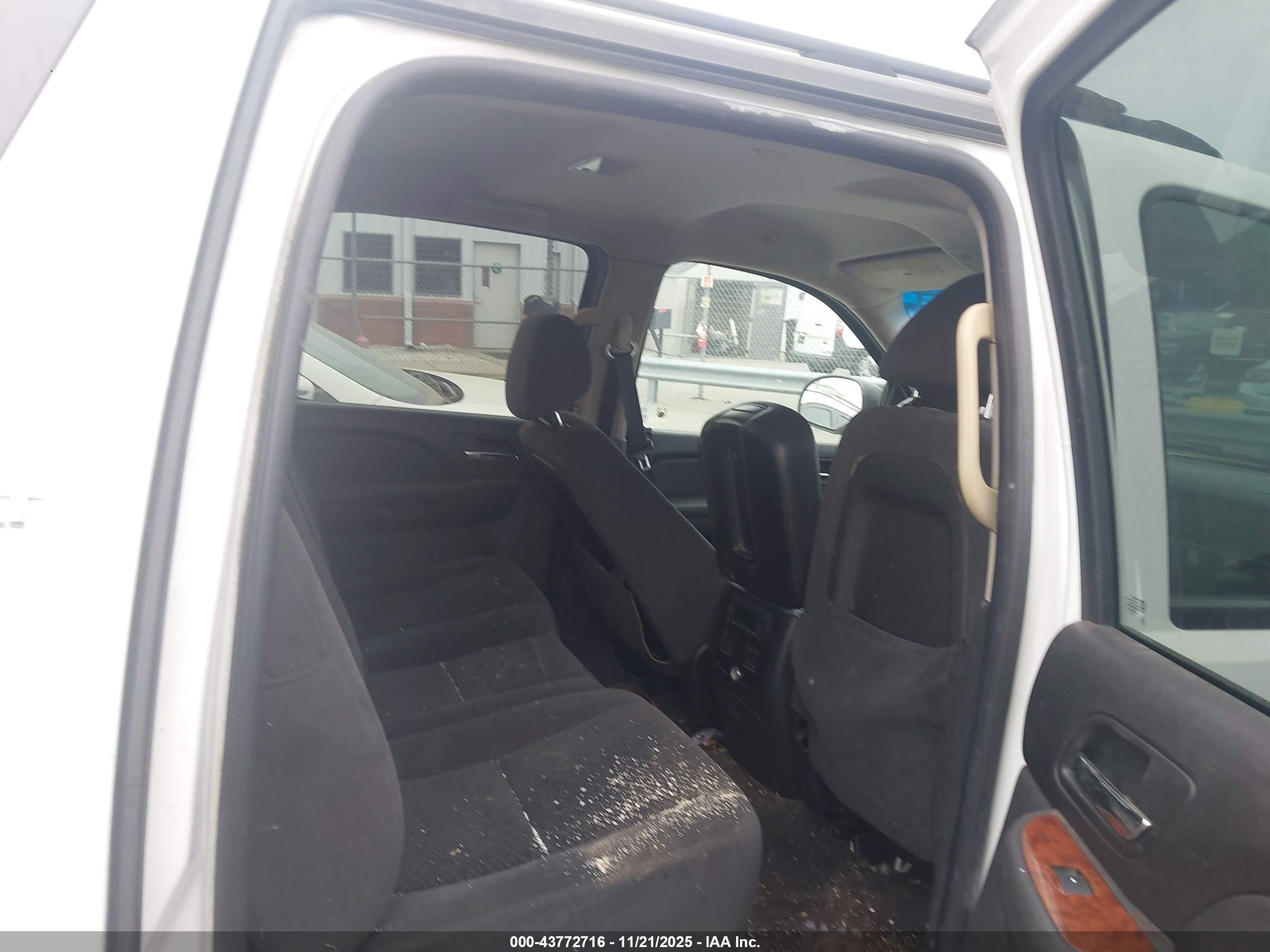 2007 Chevrolet Avalanche 1500 Ls/lt/ltz White vin: 3GNFK12347G212351