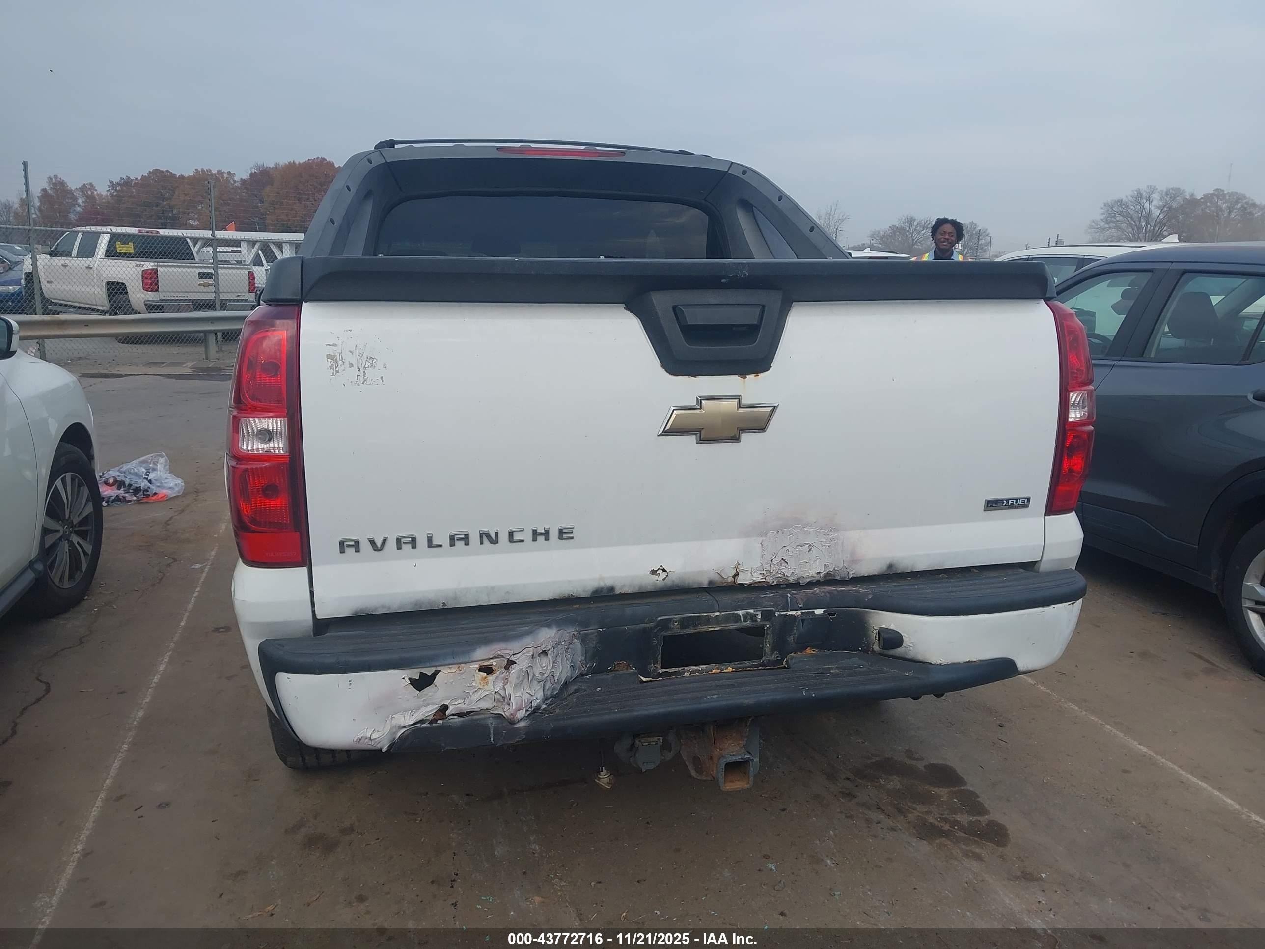 2007 Chevrolet Avalanche 1500 Ls/lt/ltz White vin: 3GNFK12347G212351