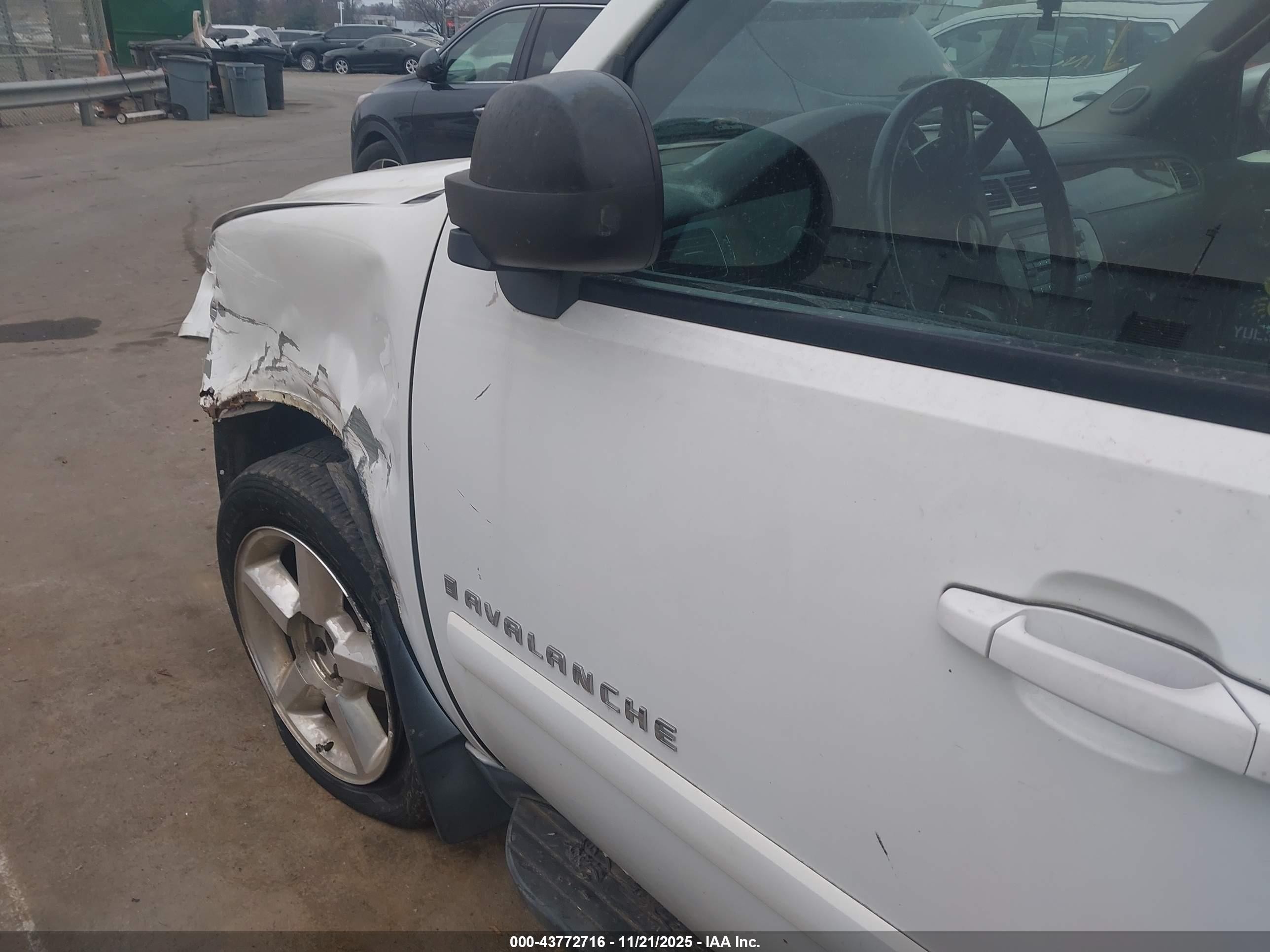 2007 Chevrolet Avalanche 1500 Ls/lt/ltz White vin: 3GNFK12347G212351