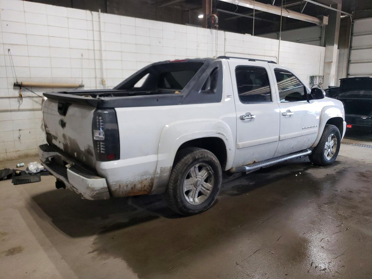 2007 Chevrolet Avalanche K1500 Белый vin: 3GNFK12347G232583