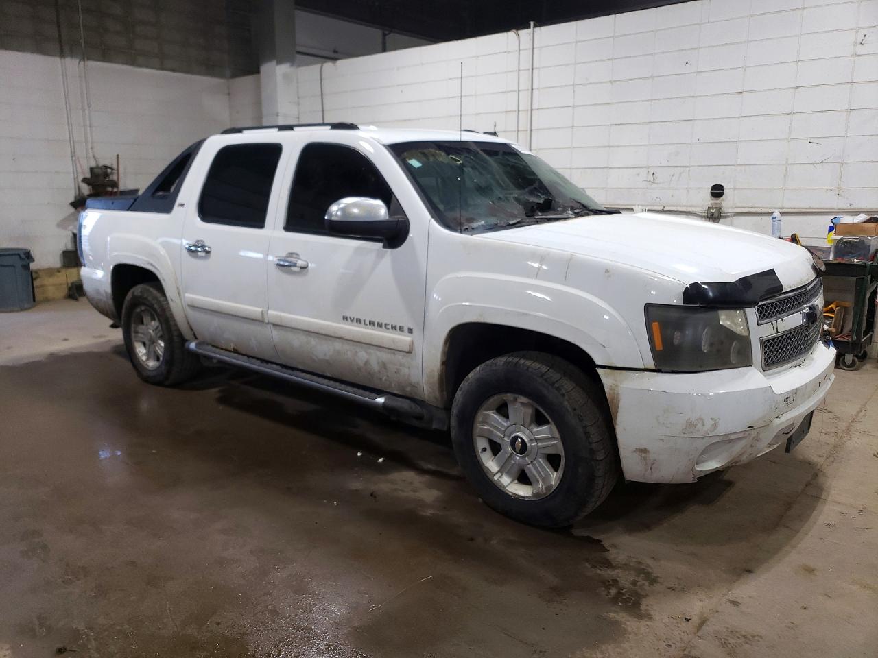 2007 Chevrolet Avalanche K1500 Белый vin: 3GNFK12347G232583