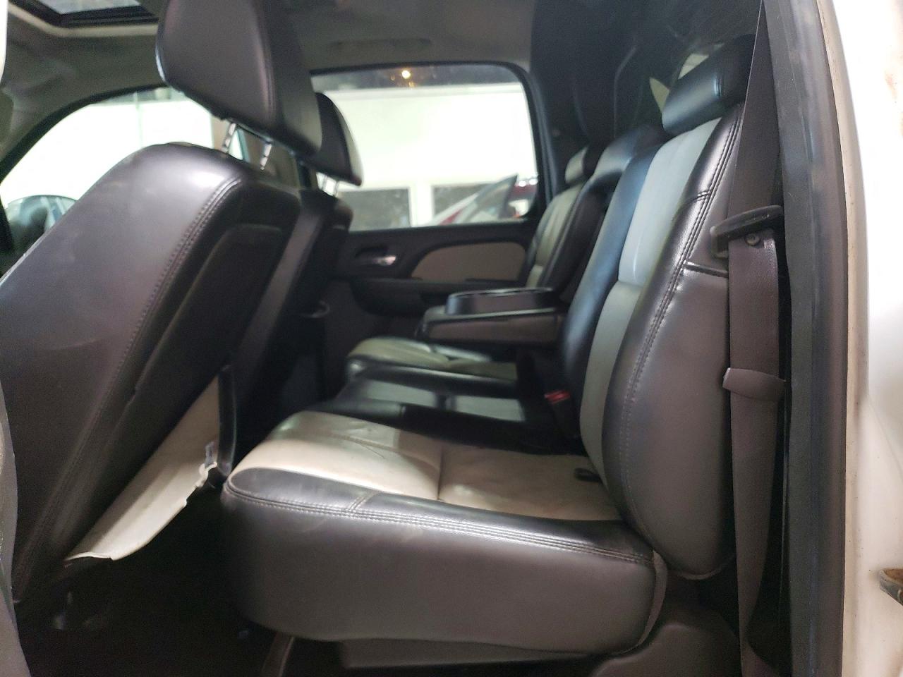 2007 Chevrolet Avalanche K1500 Белый vin: 3GNFK12347G232583
