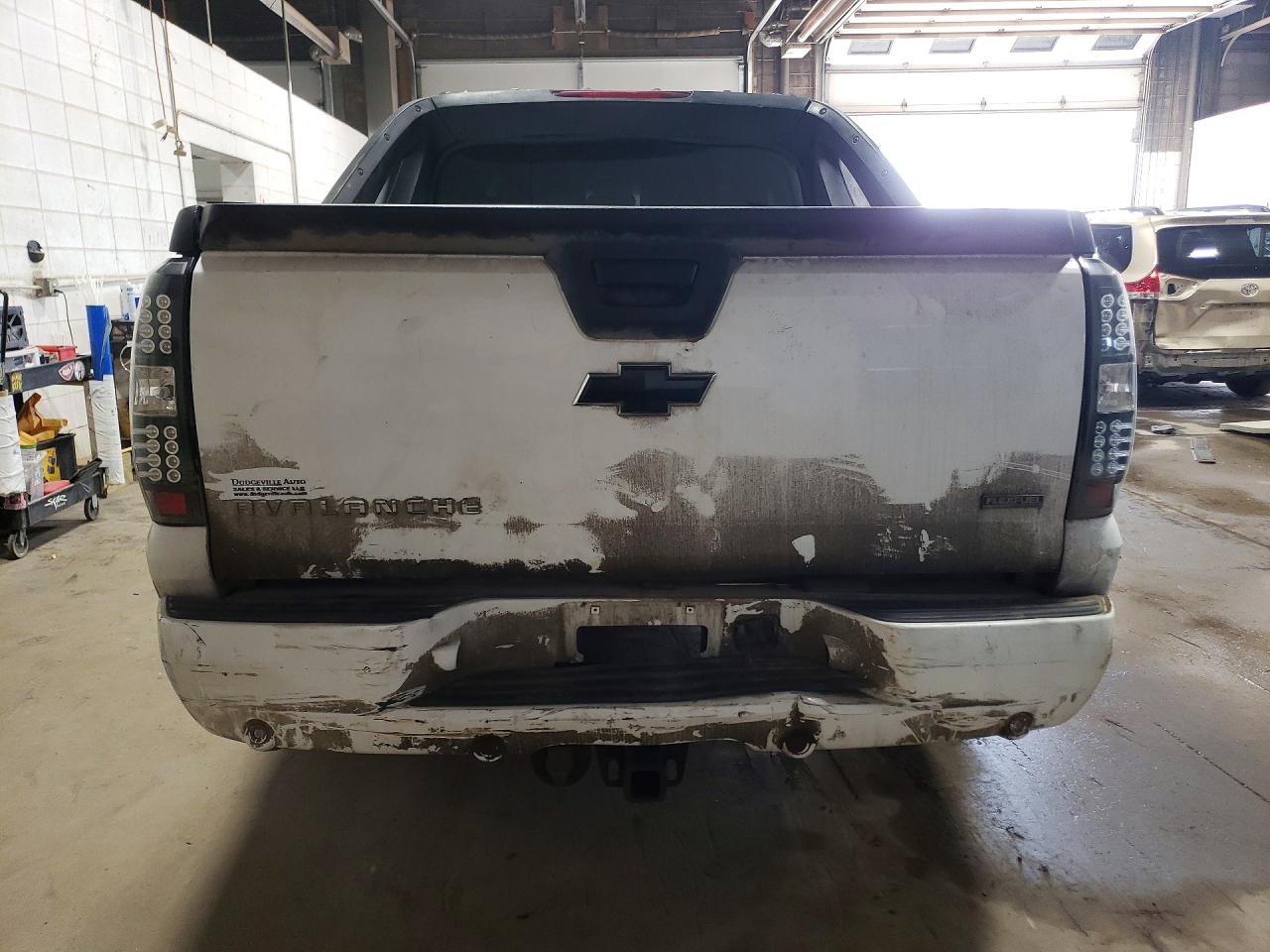 2007 Chevrolet Avalanche K1500 Белый vin: 3GNFK12347G232583
